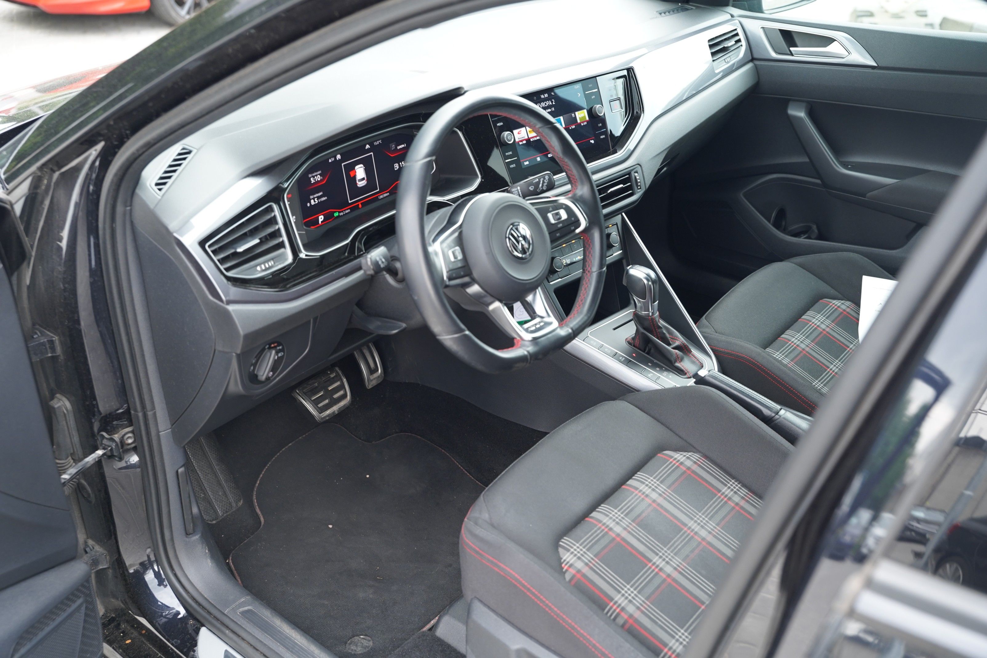 Volkswagen Polo, 2.0 TSI 147 kW DSG GTI - fotka 5