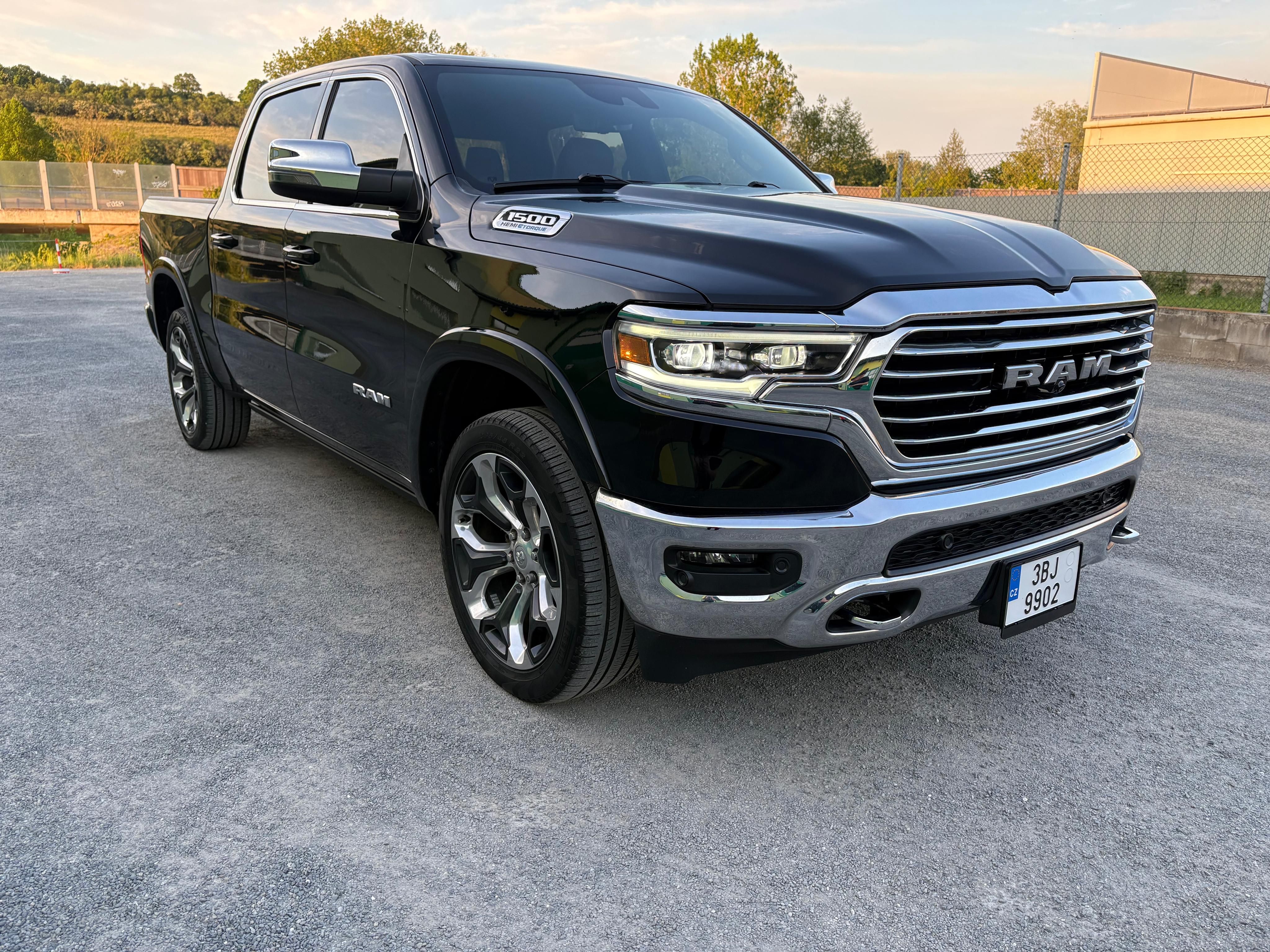 RAM 1500, RAM 1500 5.7 Longhorn - fotka 3
