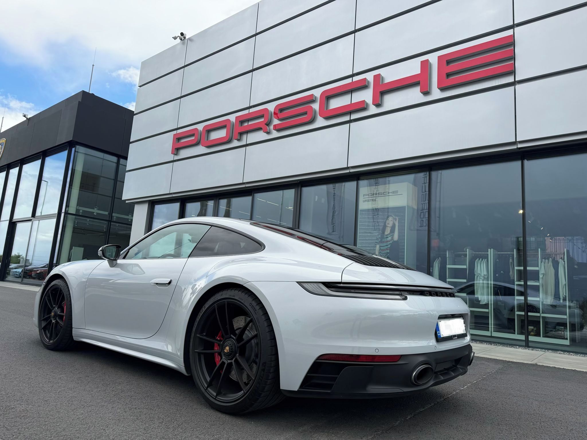 Porsche 911, Carrera 4 GTS - fotka 3