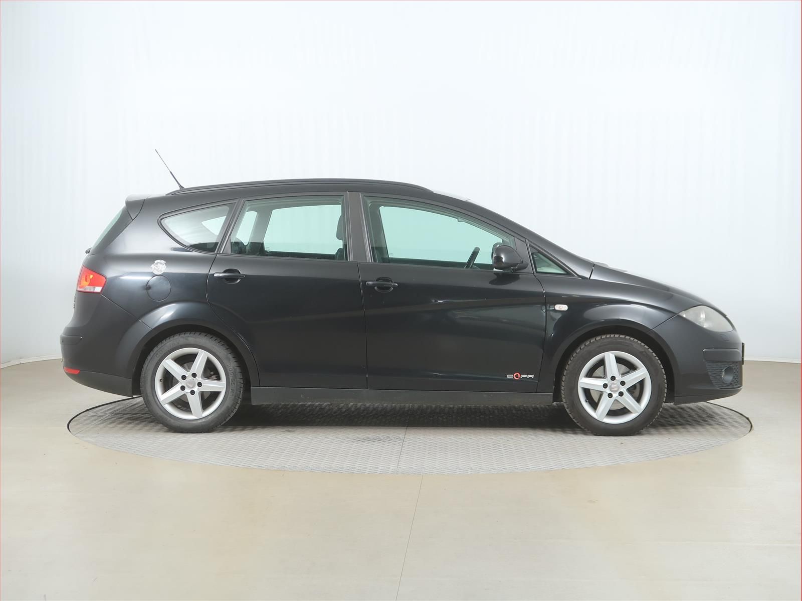 Seat Altea, 1.6 TDI, Automatická klima - fotka 6