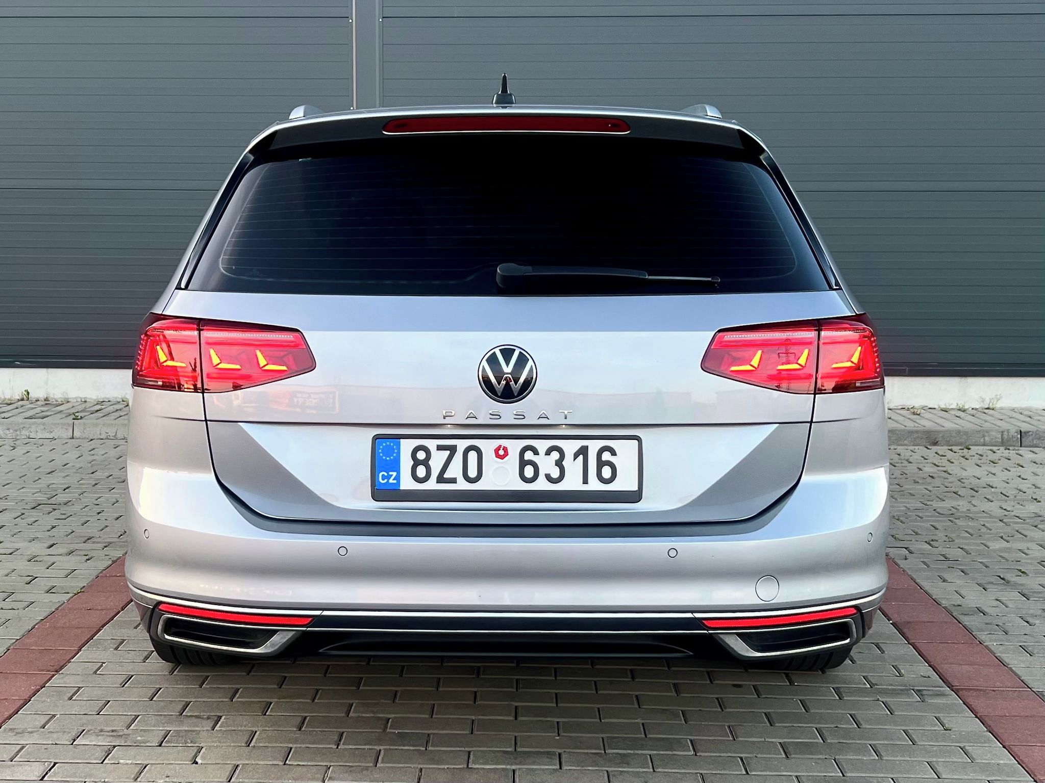 Volkswagen Passat, 2.0 TDI-DSG-ELEGANCE - fotka 5
