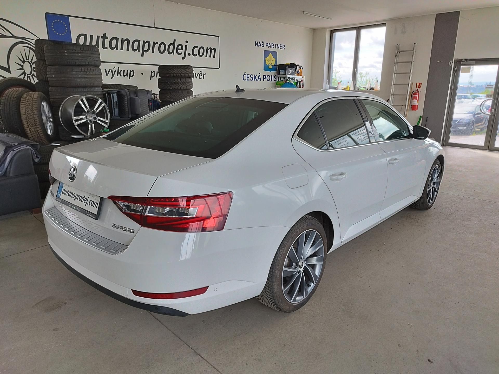 Škoda Superb, TDI,110KW,L&K,DSG,NAVI,LED - fotka 5