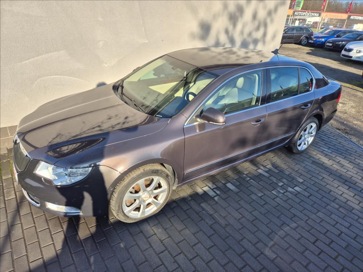 Škoda Superb, 3,6 FSi V6 DSG 4x4 106Tis.Km!! - fotka 2