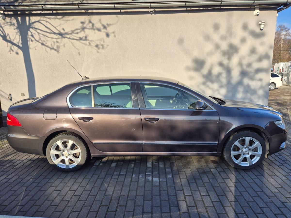 Škoda Superb, 3,6 FSi V6 DSG 4x4 106Tis.Km!! - fotka 6