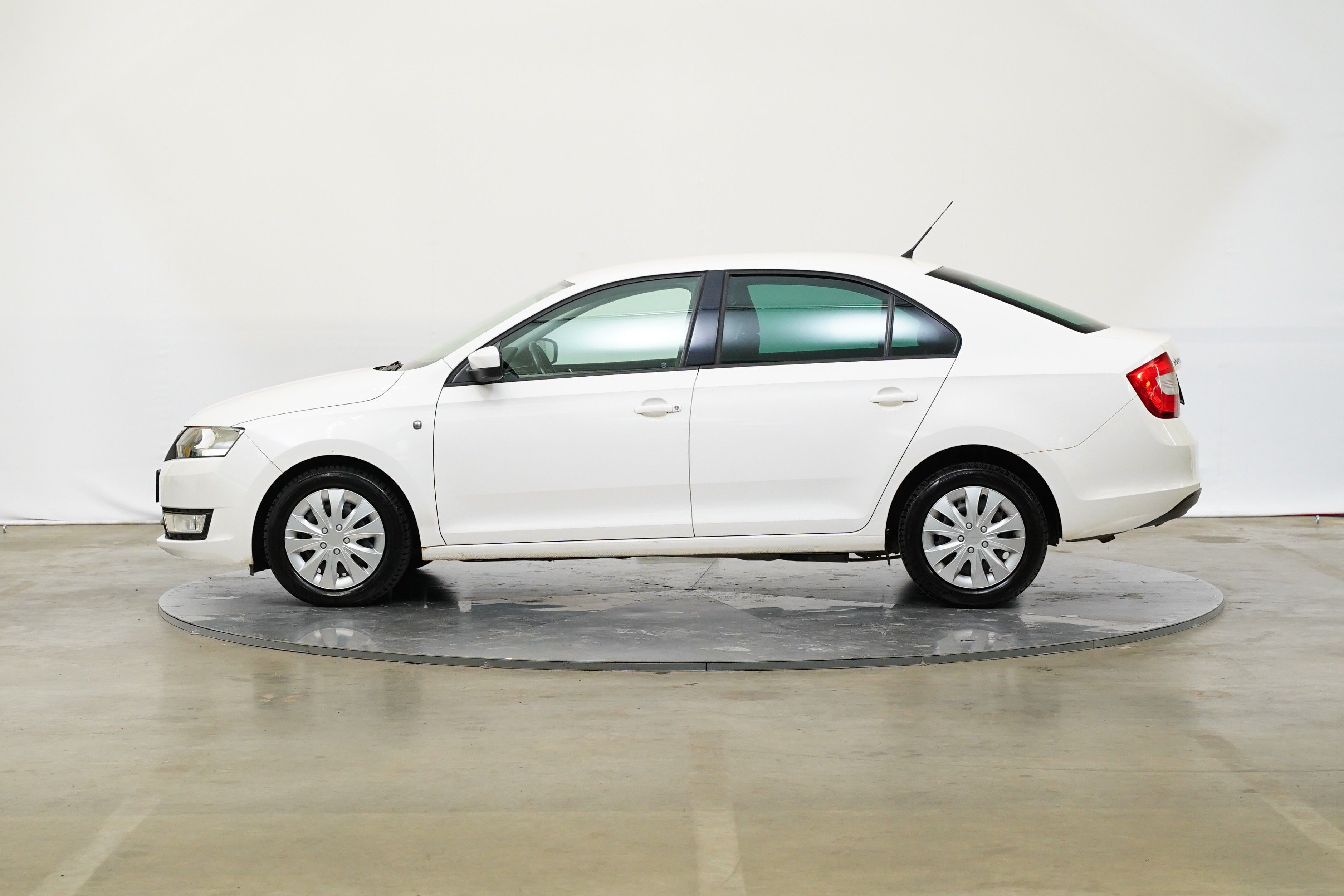 Škoda Rapid, 1.6 TDI 66 kW - fotka 3