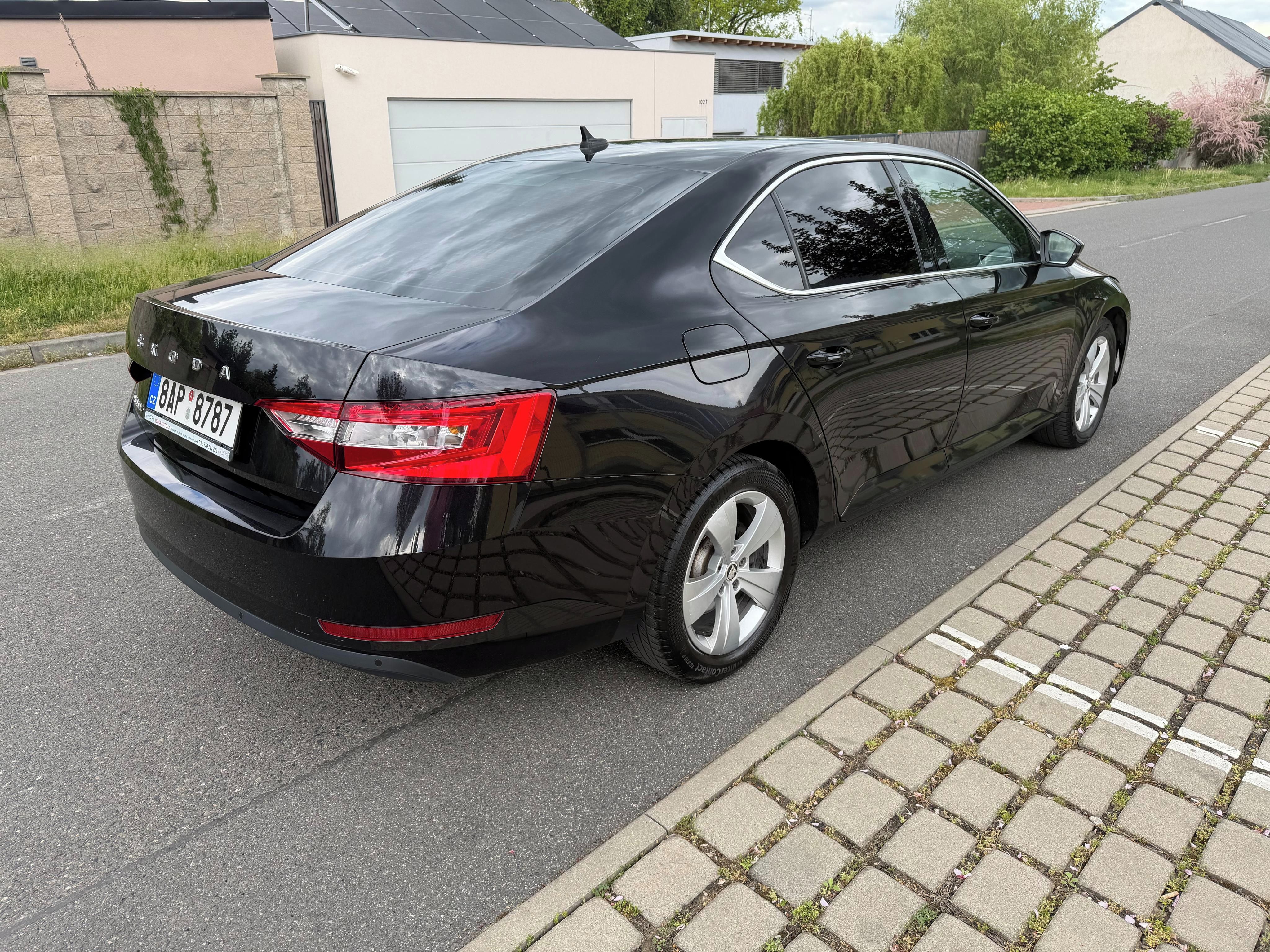 Škoda Superb, 2.0TDi, 110KW, DSG, KOUP. V ČR - fotka 6