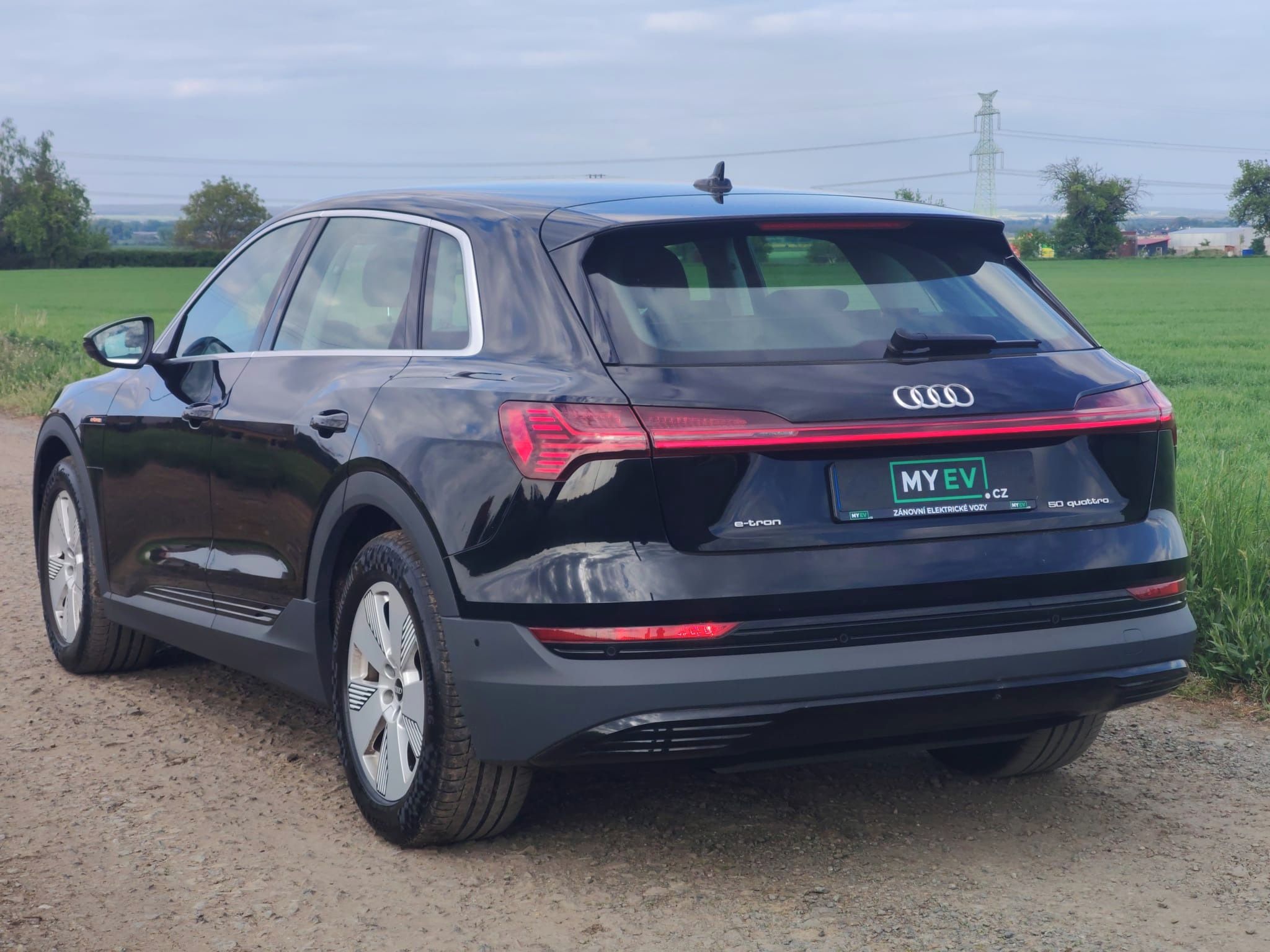 Audi e-tron, 71kWh QUATTRO 50 ZÁRUKA DPH - fotka 5