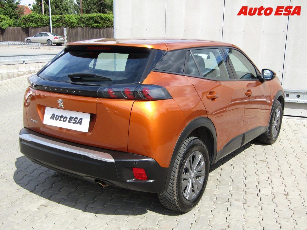 Peugeot 2008, 1.2 PT - fotka 4