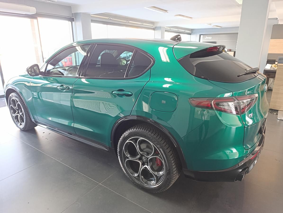 Alfa Romeo Stelvio, Veloce 2,0 Turbo 280k AWD - fotka 4