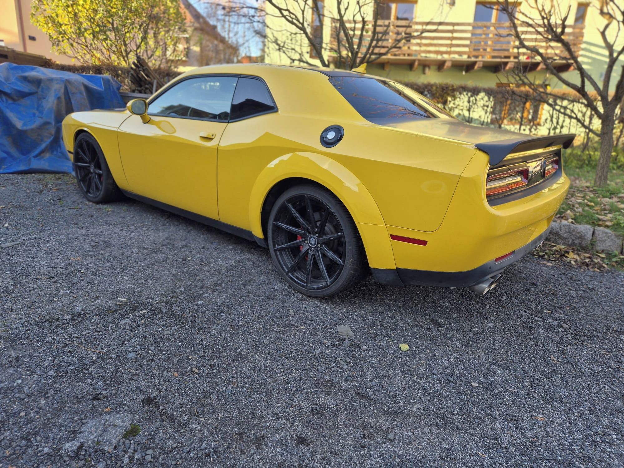 Dodge Challenger, SRT 6,2 Hellcat 717HP - fotka 3