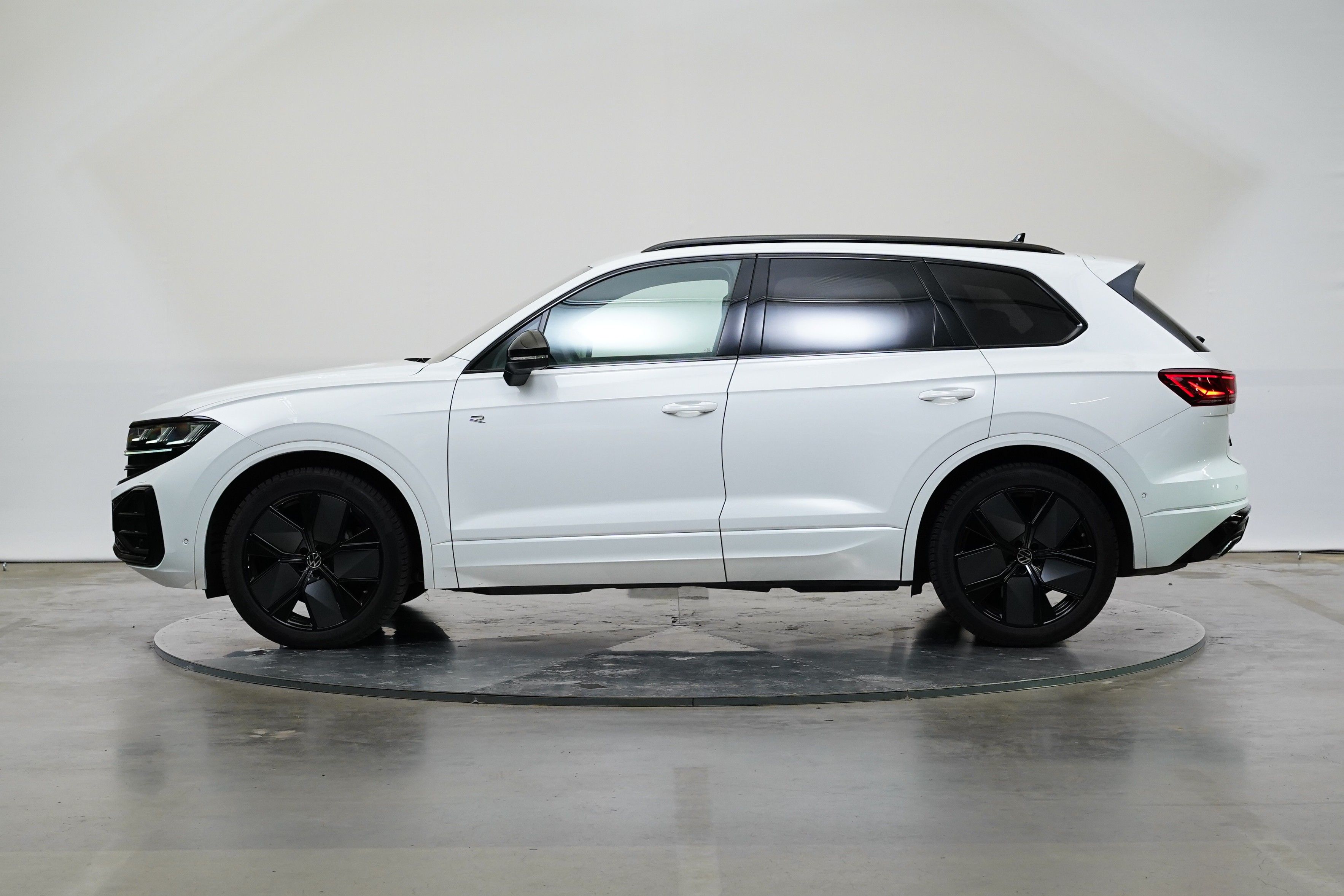 Volkswagen Touareg, 3.0 TDI V6 210 kW R-Line - fotka 3