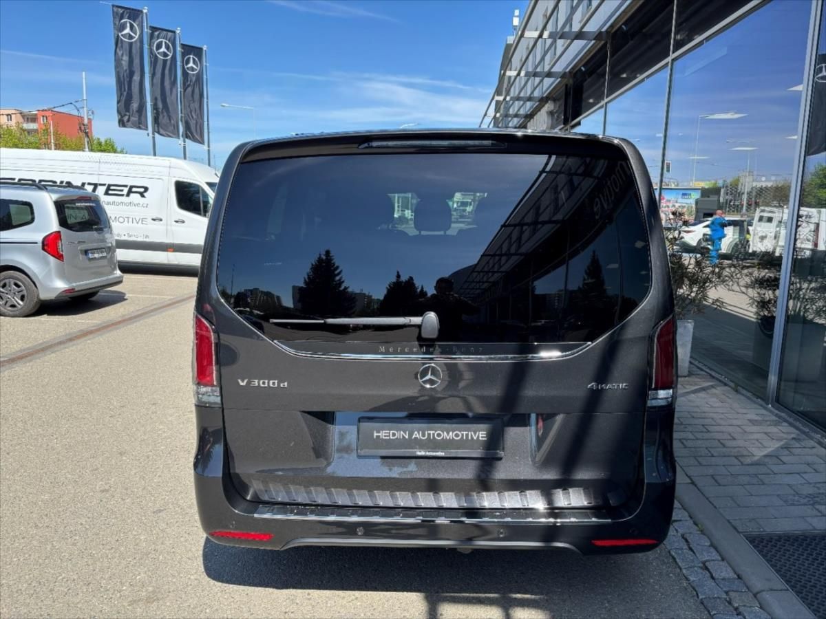 Mercedes-Benz Třídy V, 2,0 300 d / Exclusive / L / 4M - fotka 3