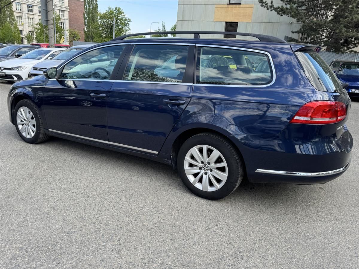 Volkswagen Passat, 2,0 COMMON+RAIL+ - fotka 5