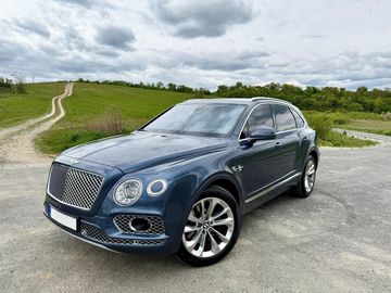 6.0 W12, 4WD, 4 místné