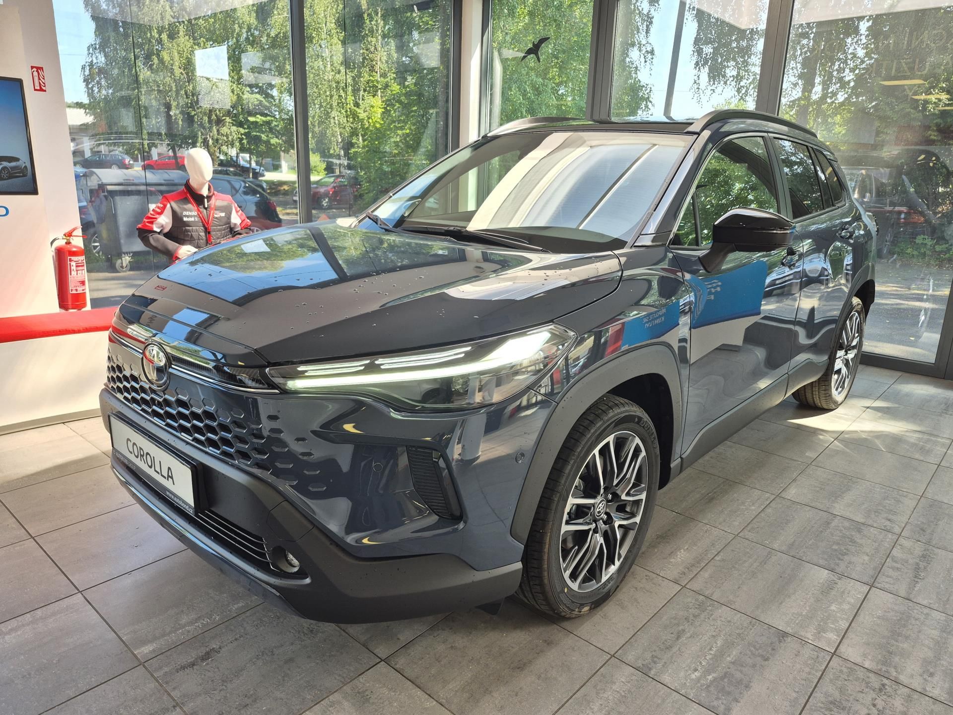 Toyota Corolla Cross, Executive Skyview 2.0 Hybrid ( - fotka 4