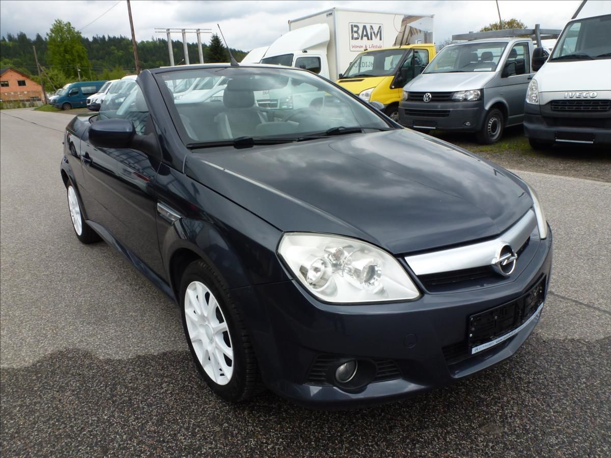 Opel Tigra, 1,4 16V Roadster - fotka 5
