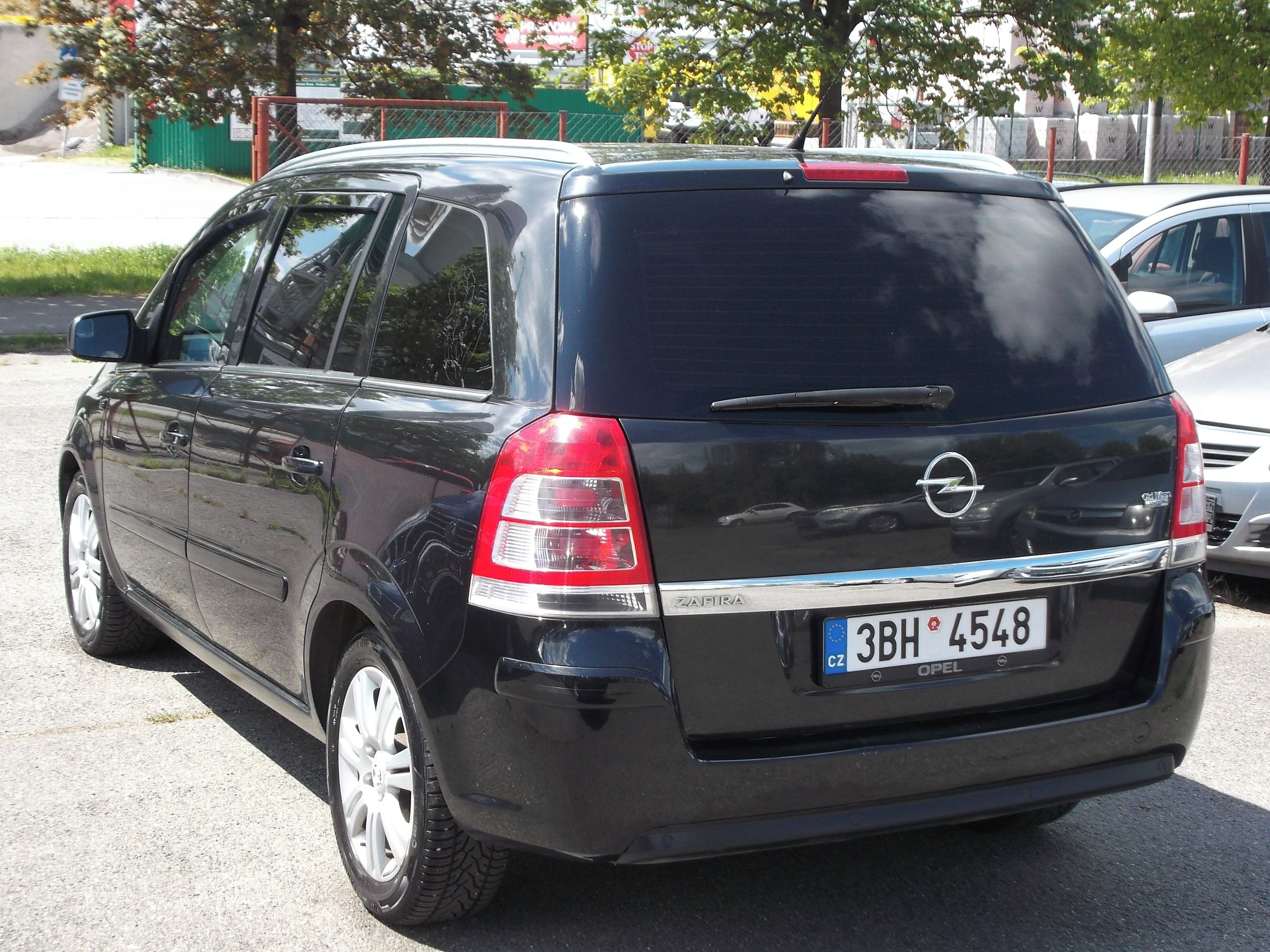 Opel Zafira, 1.8i-7.míst,servisní knižka - fotka 4