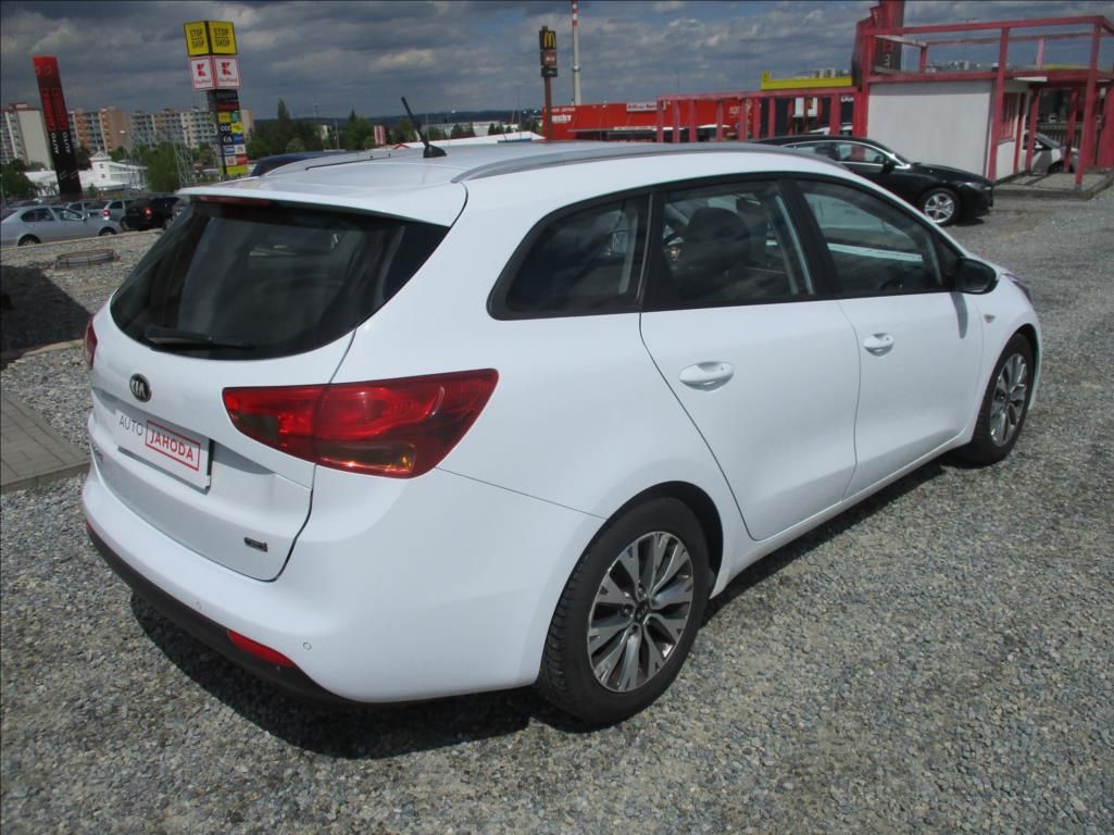 Kia Cee´d, 1,6 CRDi, klima,servis,DPH,CZ, - fotka 5