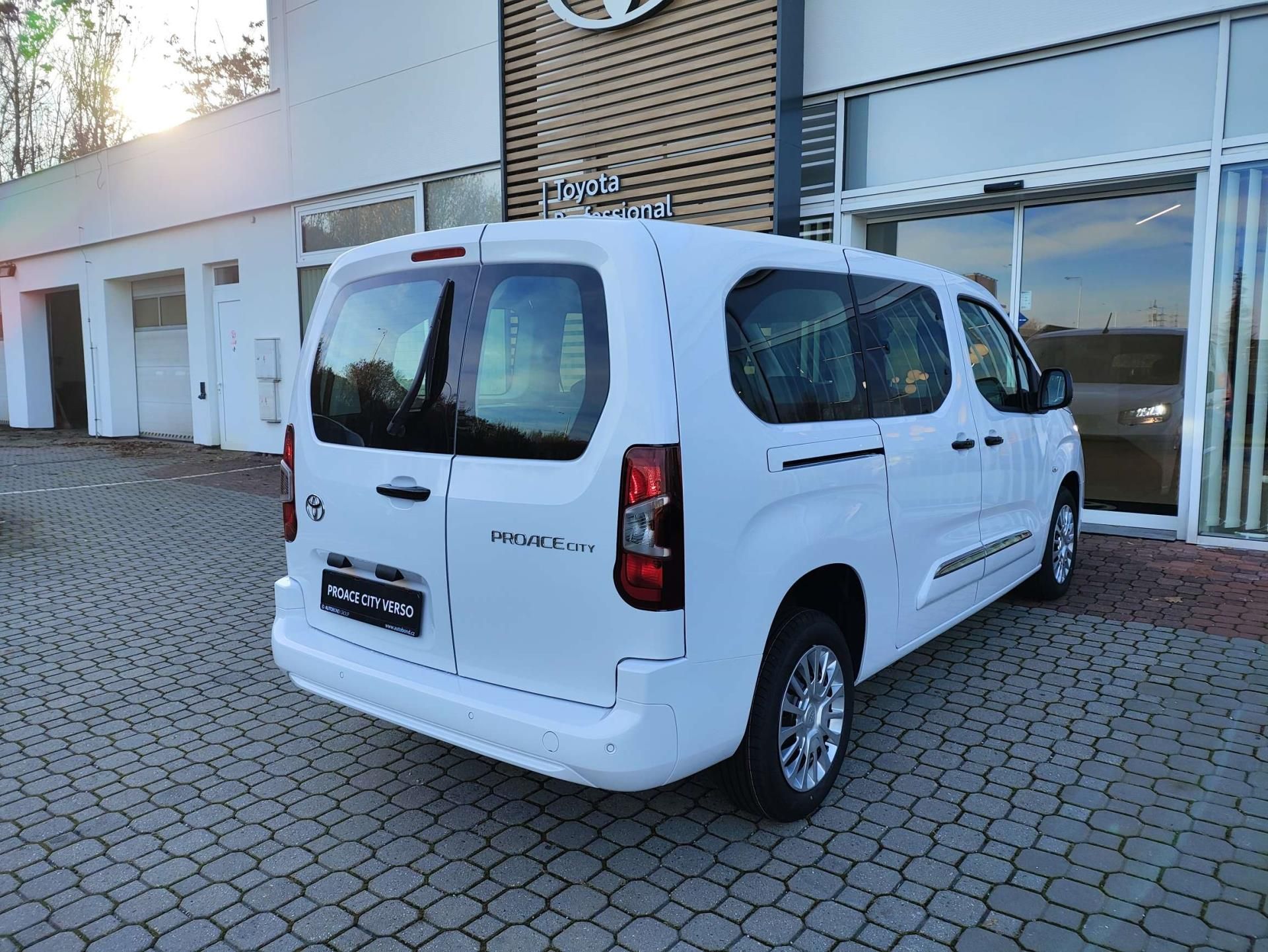 Toyota Proace City Verso, 1.2T 6MT Business 7S - fotka 6