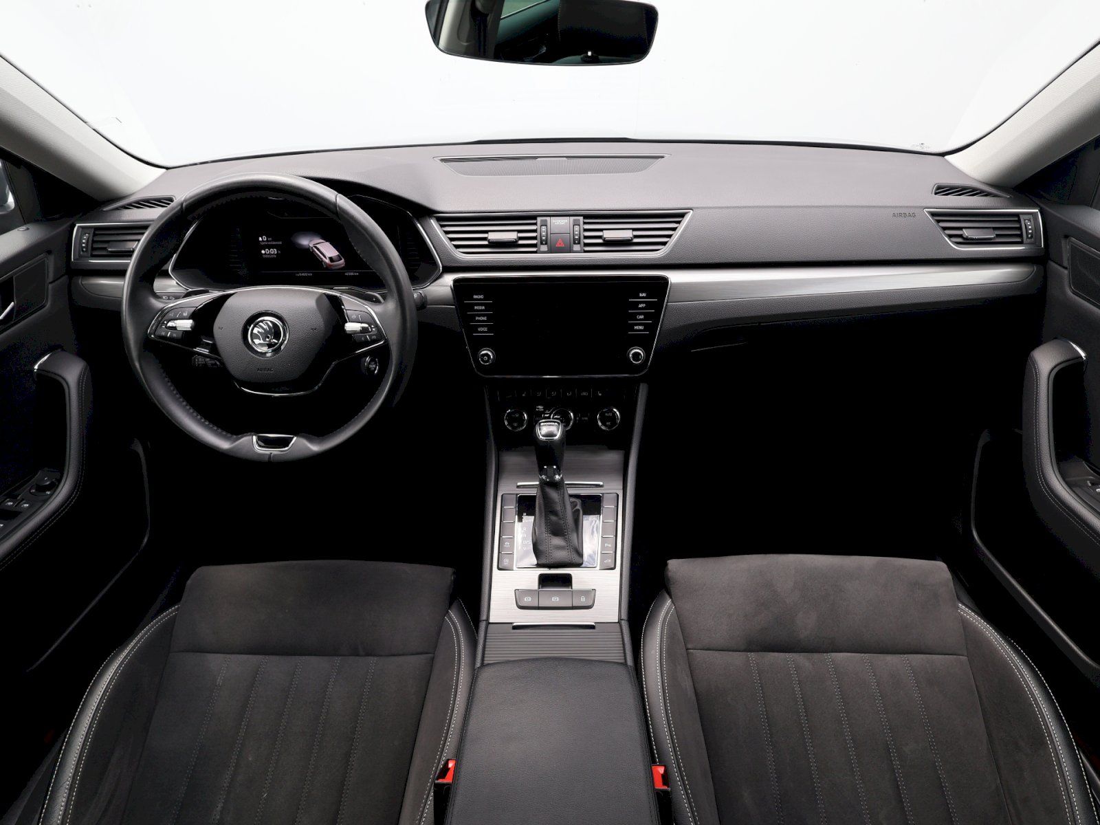 Škoda Superb, Style Extra DSG 2.0TDI 110kW - fotka 5