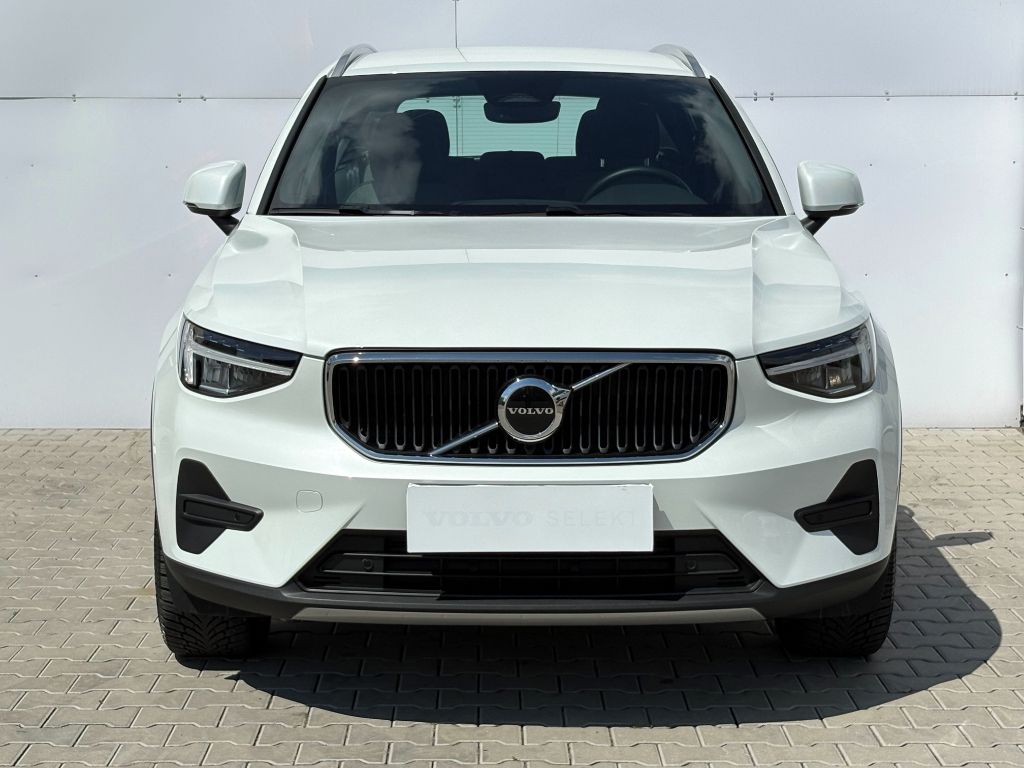 Volvo XC40, CORE B3 FWD 120kW - fotka 3