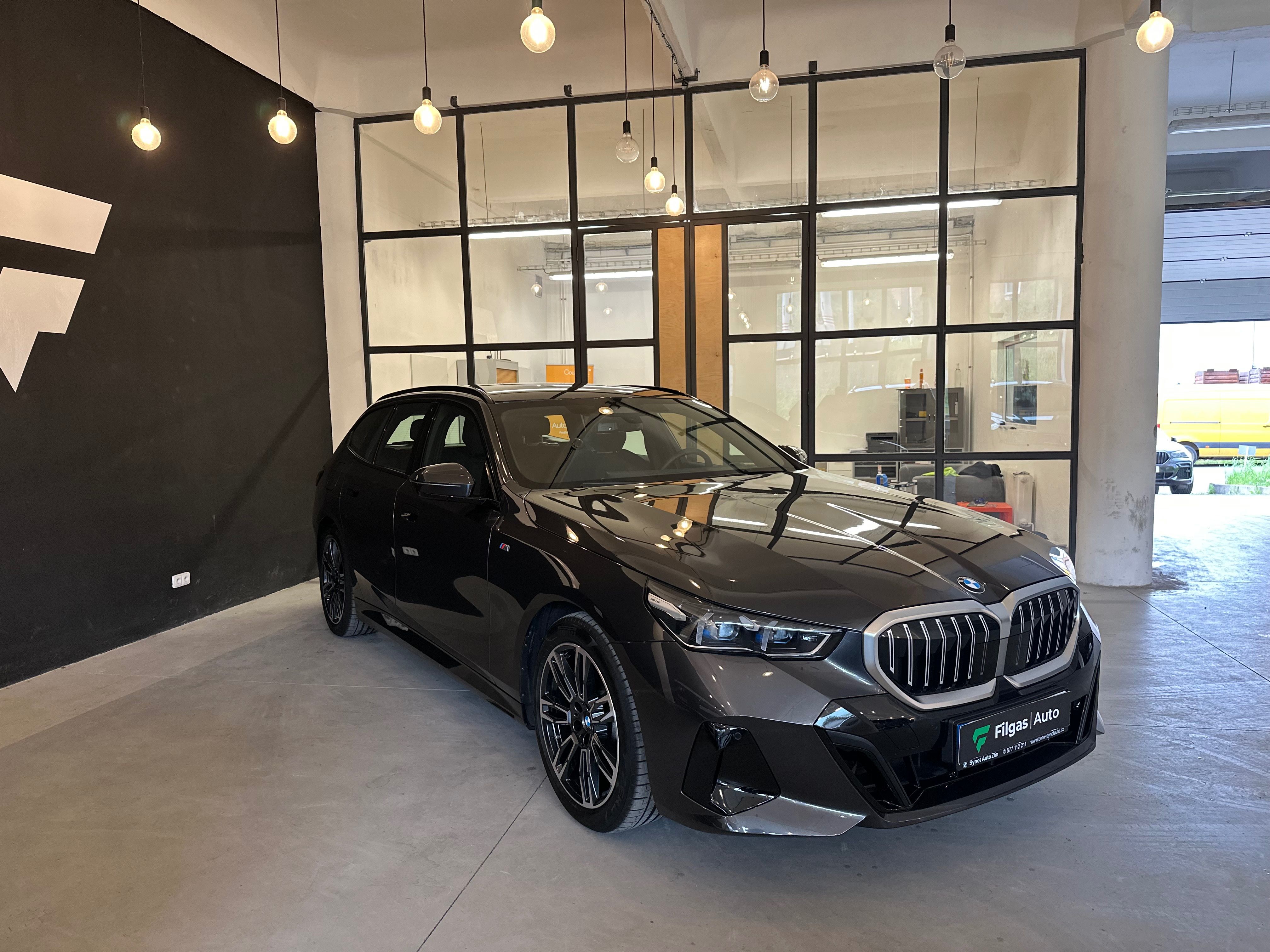 BMW Řada 5, 520D XDRIVE M SPORT TOURING - fotka 3