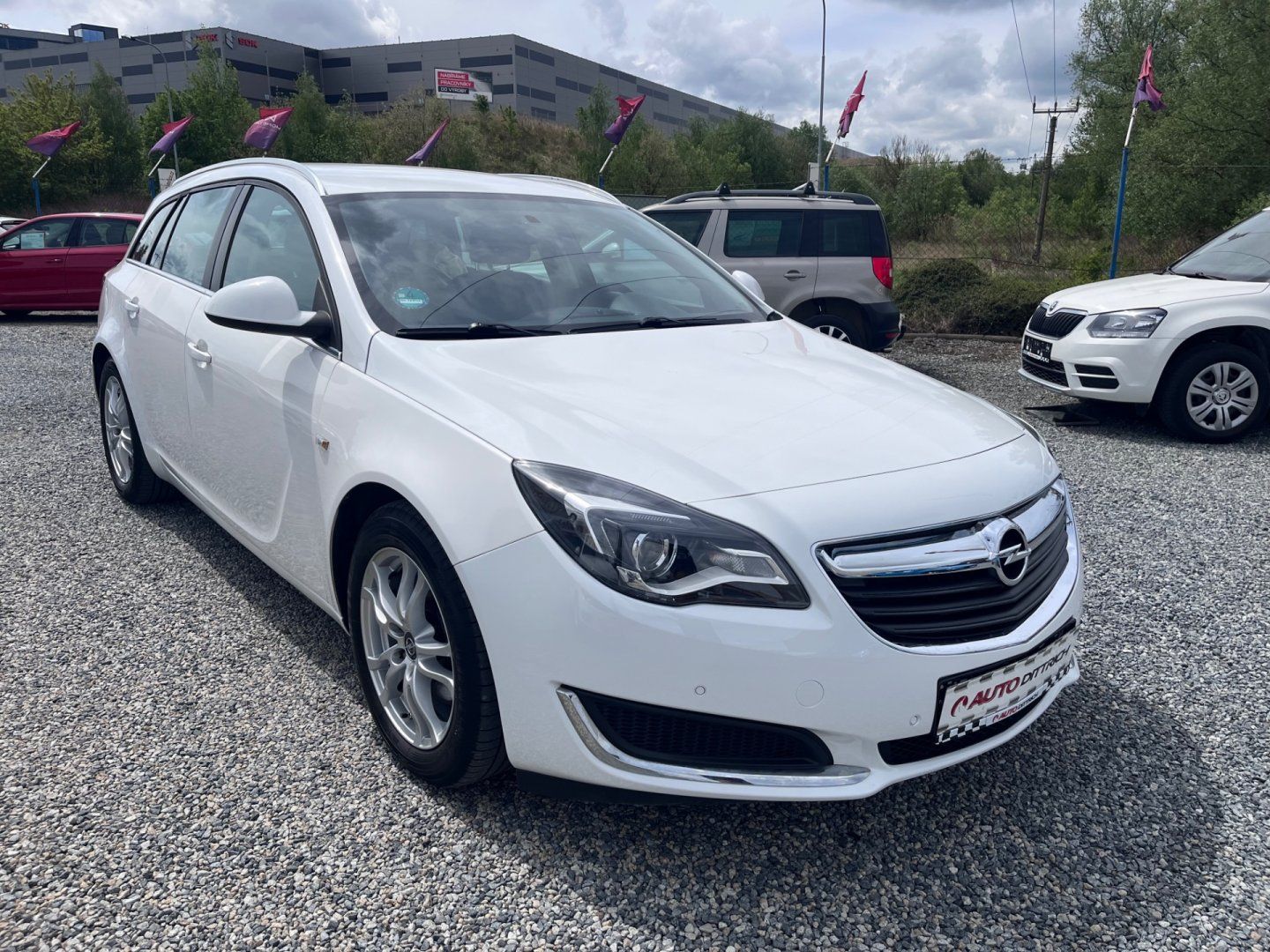 Opel Insignia, 2.0 CDTi SPORTS TOURER - fotka 4