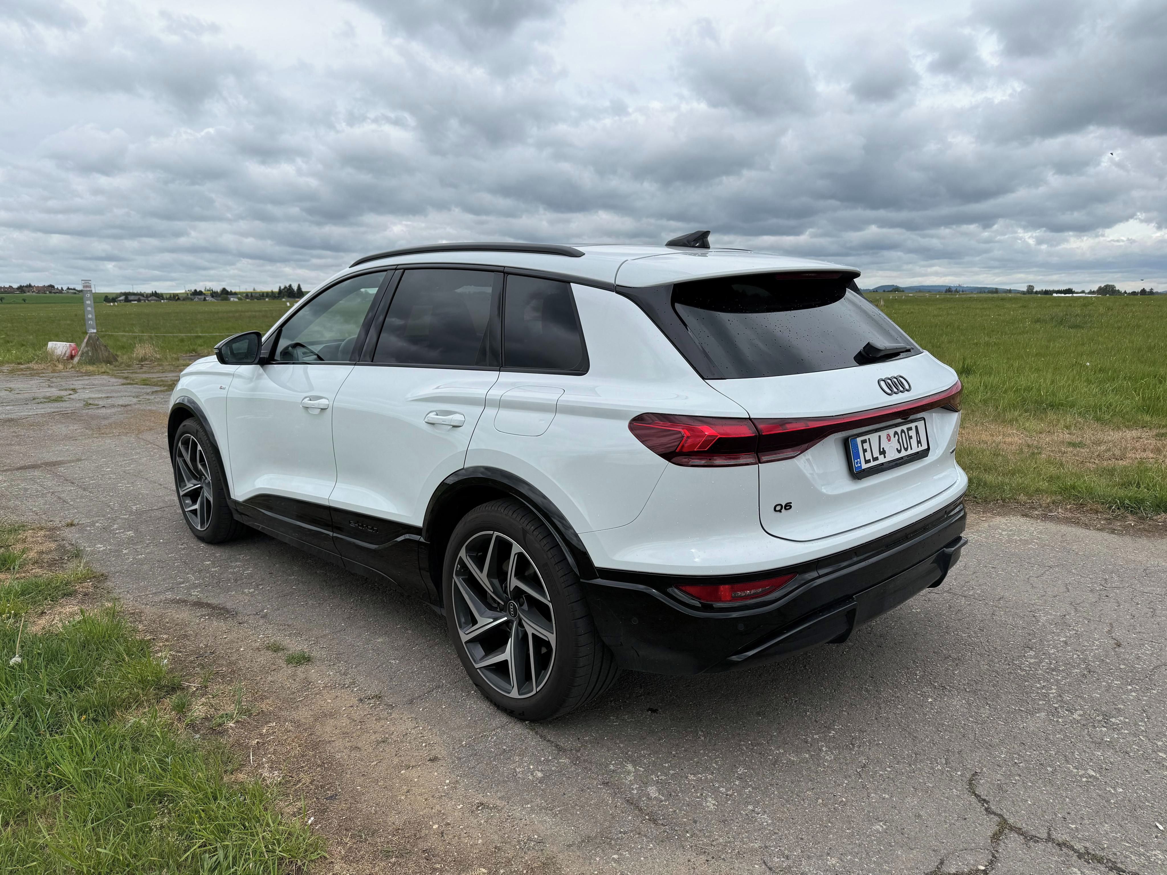 Audi Q6 e-tron, S-Line,Quattro,100kWh, záruka - fotka 4