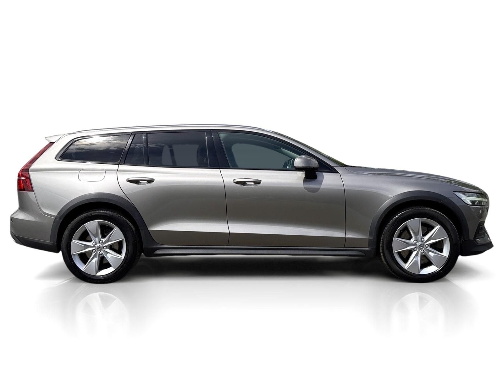Volvo V60, CrossCountry D4 AWD // 4x4 - fotka 6