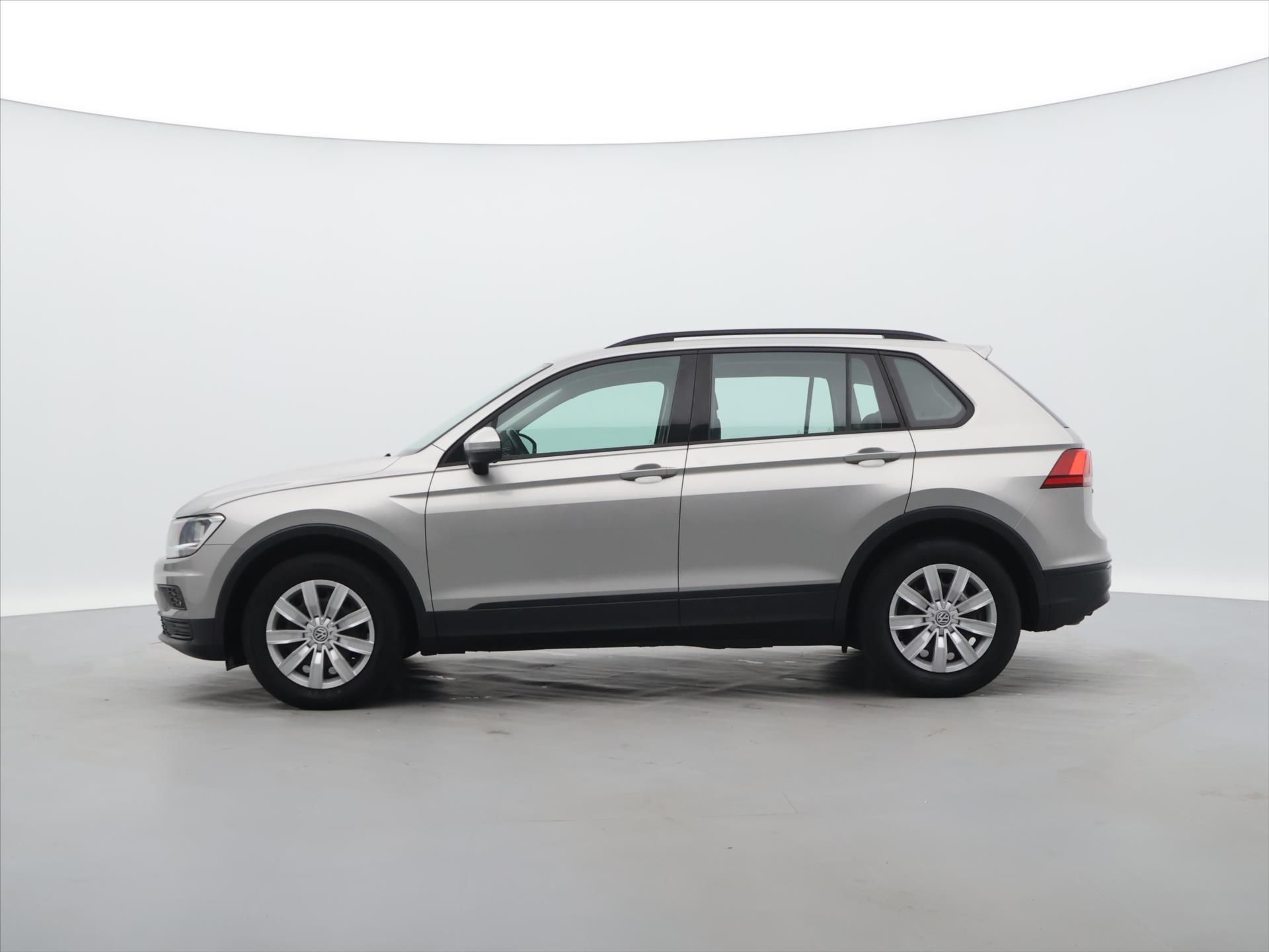 Volkswagen Tiguan, 1,4 TSI 110kW DSG TZ serv.kn. - fotka 4