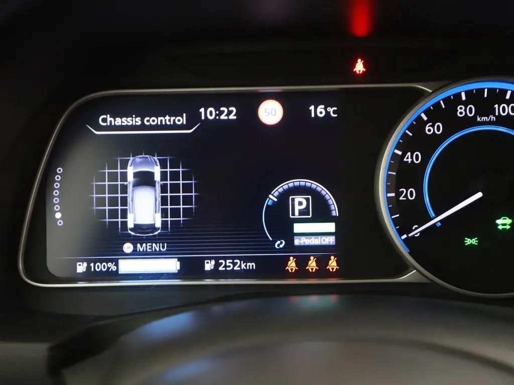 Nissan LEAF, EV 110kW 40kWh 2.ZERO Edition - fotka 5