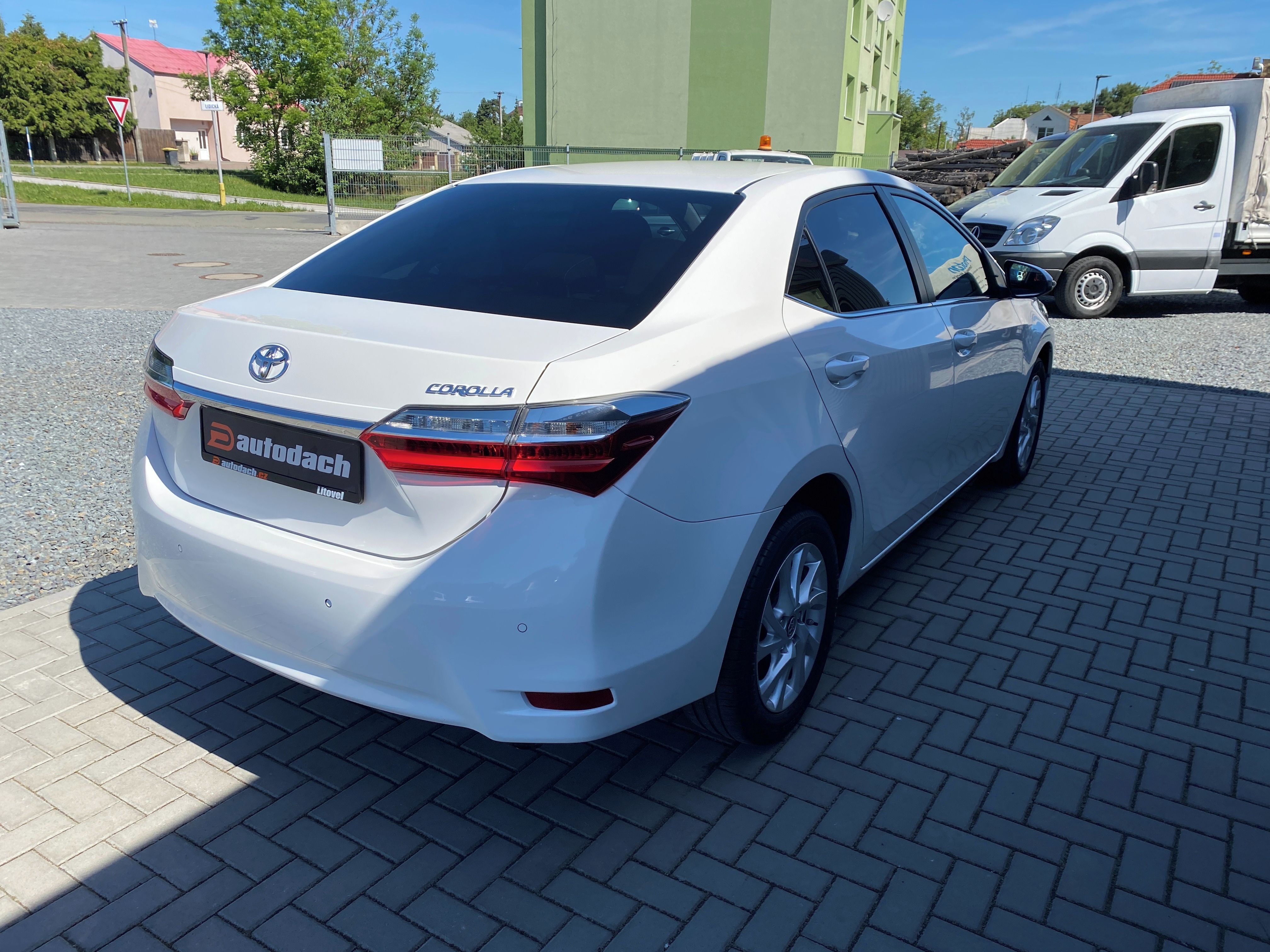 Toyota Corolla, 1.6i 97kW- 1xMAJ.-ČR-75 000KM - fotka 5