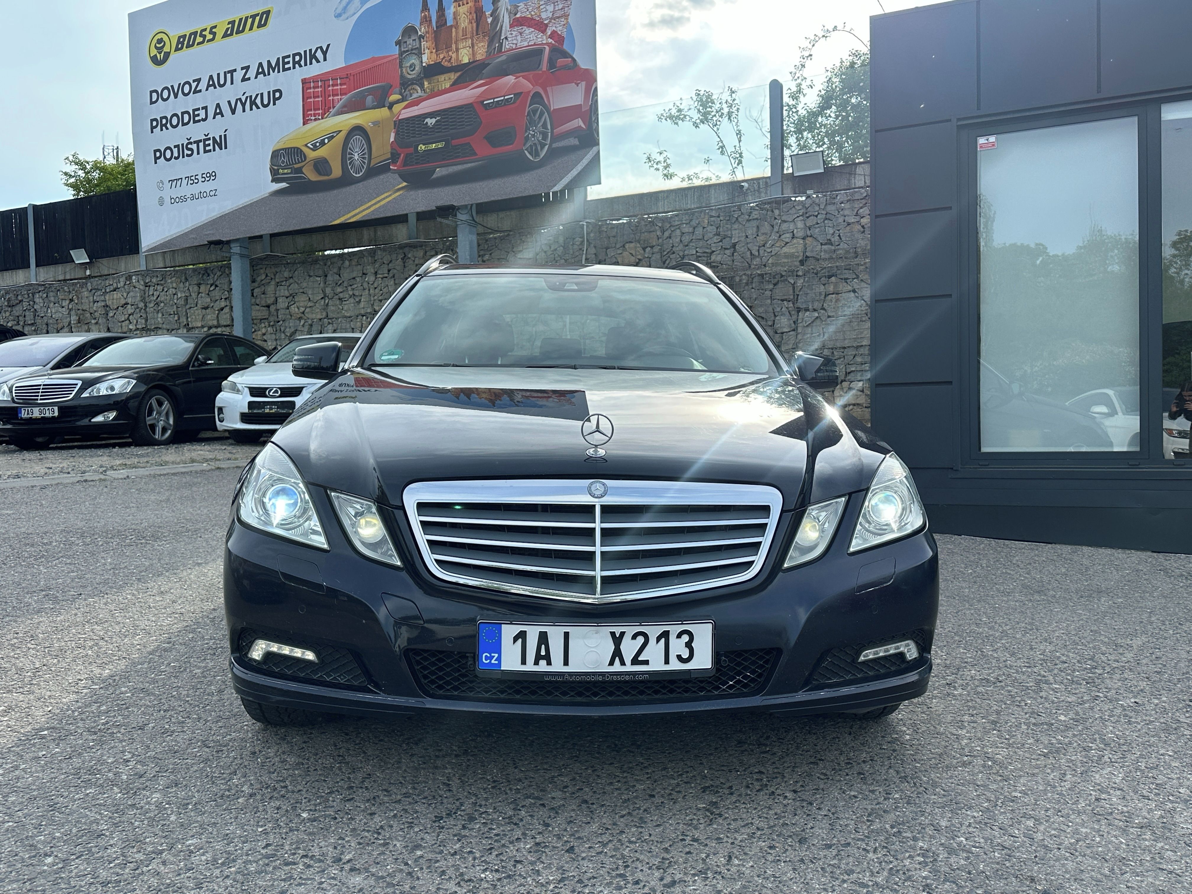 Mercedes-Benz Třídy E, Mercedes-Benz E 200 2010 - fotka 3