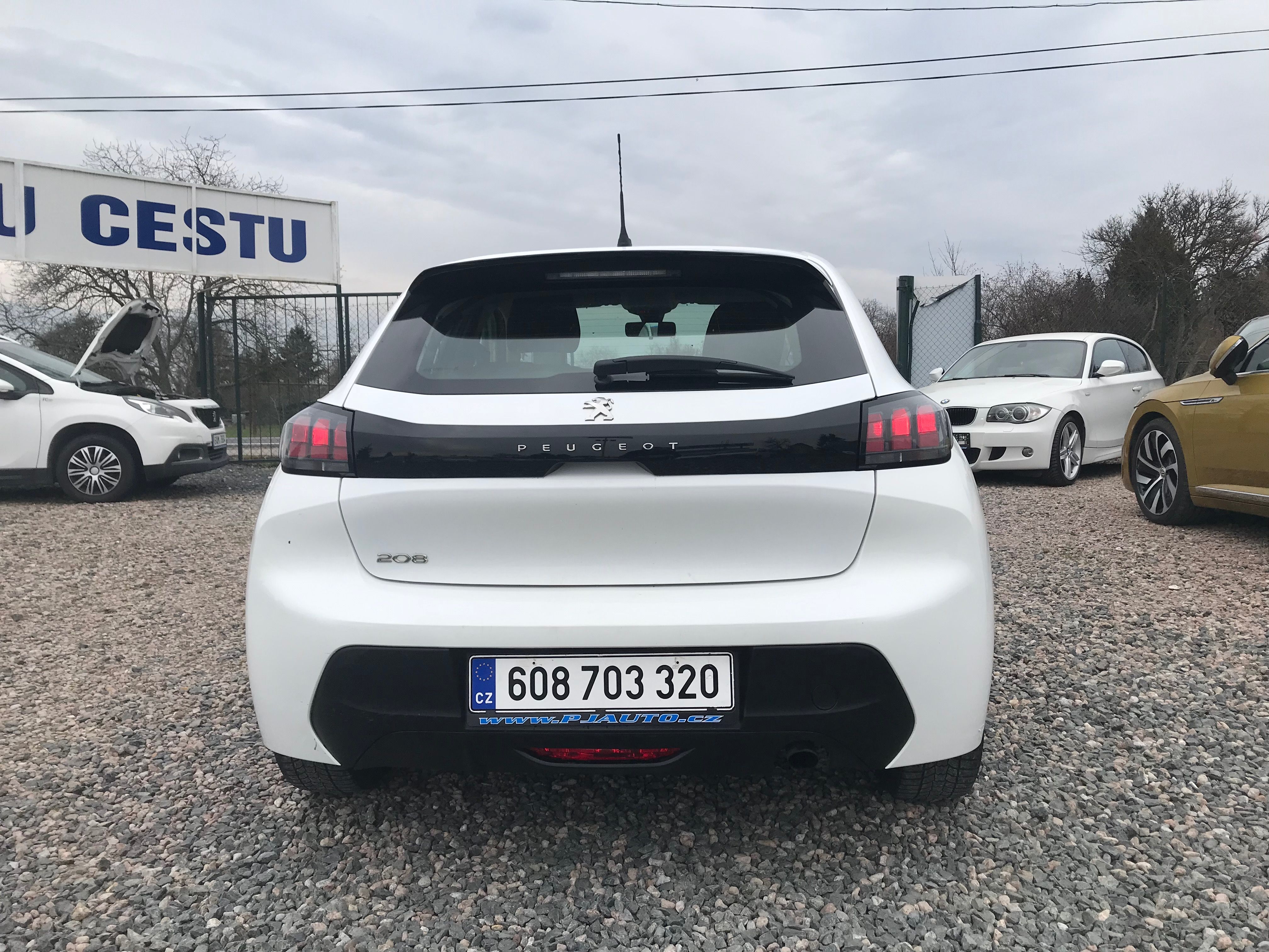 Peugeot 208, 1.5 HDI 75 KW,1.MAJ,ČR,DPH... - fotka 5