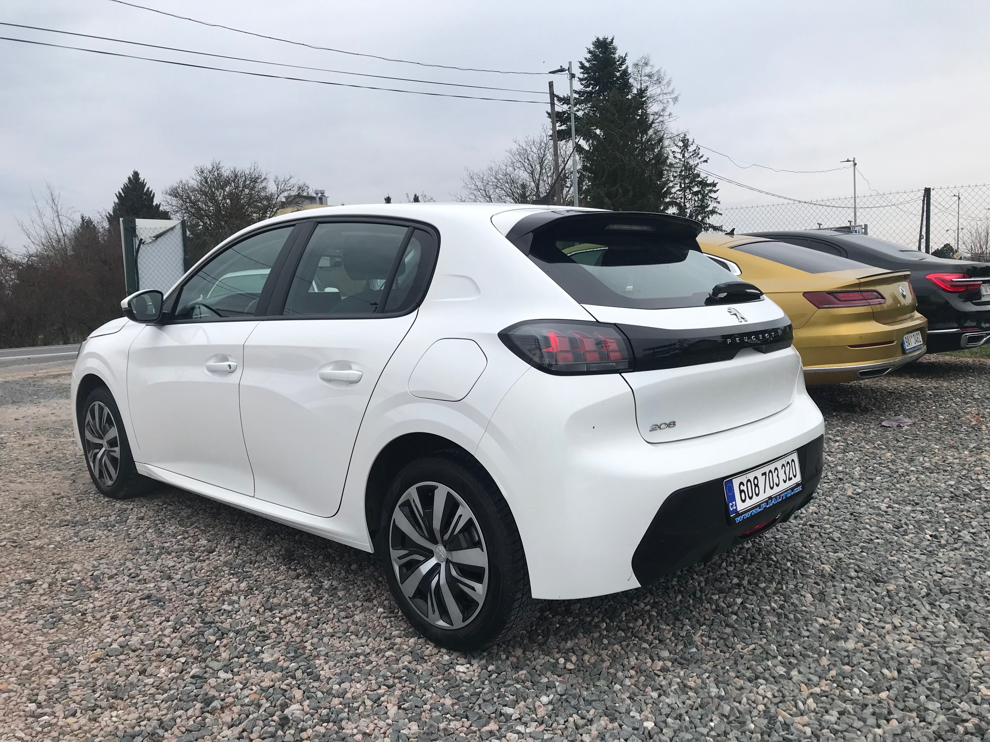 Peugeot 208, 1.5 HDI 75 KW,1.MAJ,ČR,DPH... - fotka 6