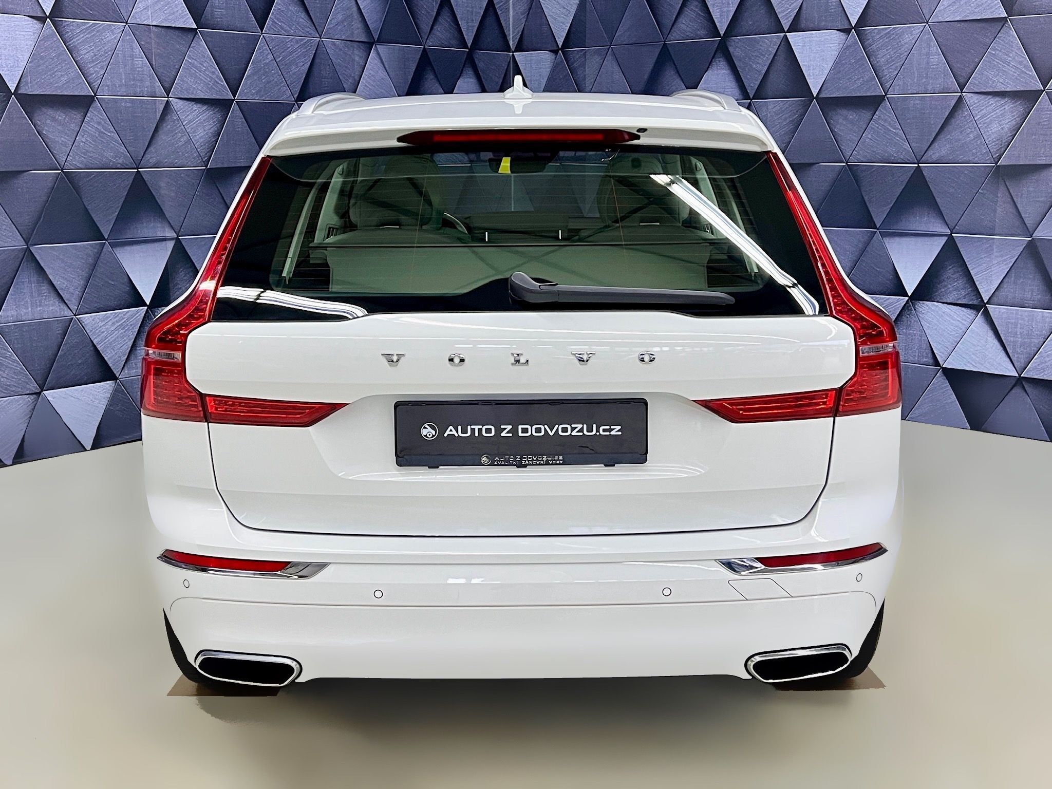 Volvo XC60, T6 AWD RECHARGE, ACC, PANORAMA - fotka 6
