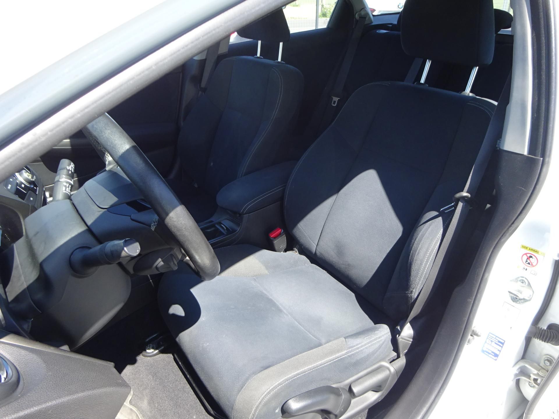 Honda Civic, 1.8 i-VTEC 104kW TOURING - fotka 5