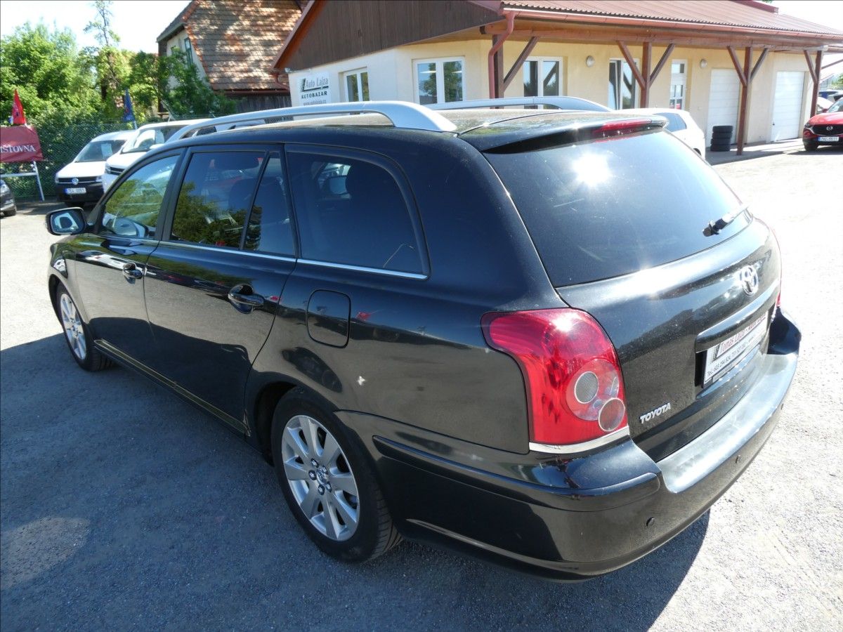 Toyota Avensis, 1,8 VVT-i 95kW 2x kola,servisk - fotka 5