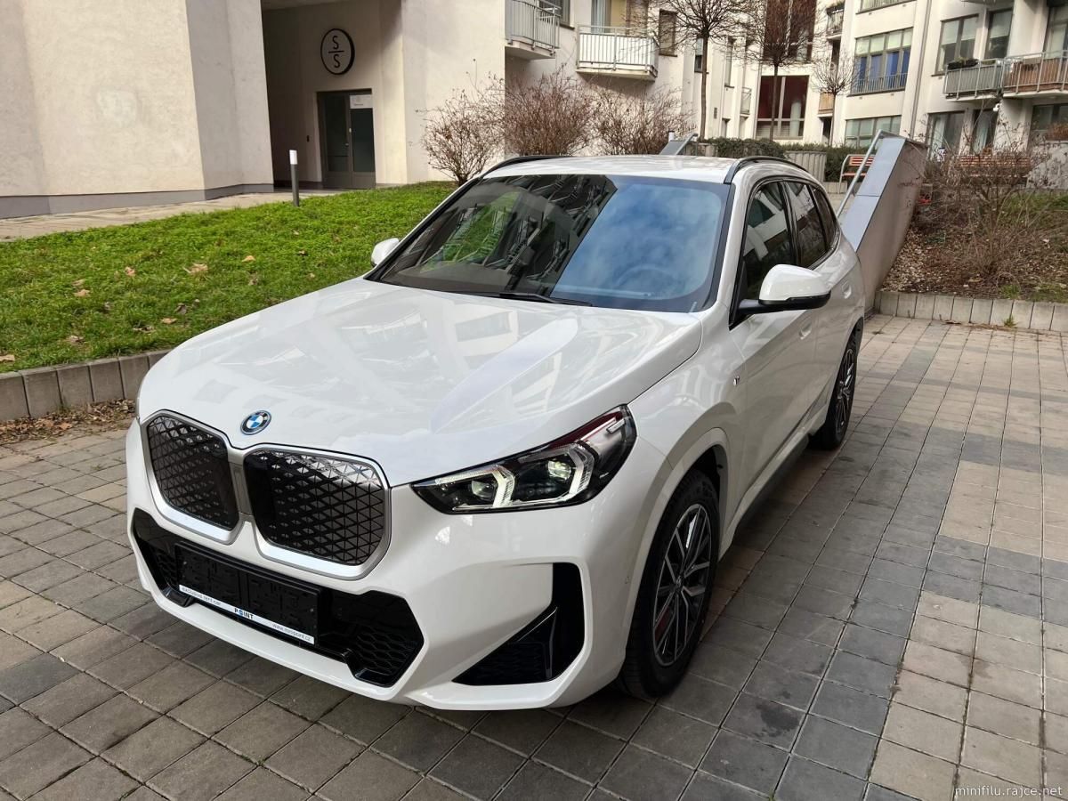 BMW iX1, Mpaket, paket Premium,Comort - fotka 3