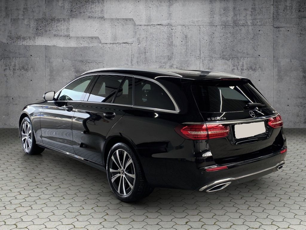 Mercedes-Benz Třídy E, E 300 de Avantgarde 4Matic LED - fotka 4