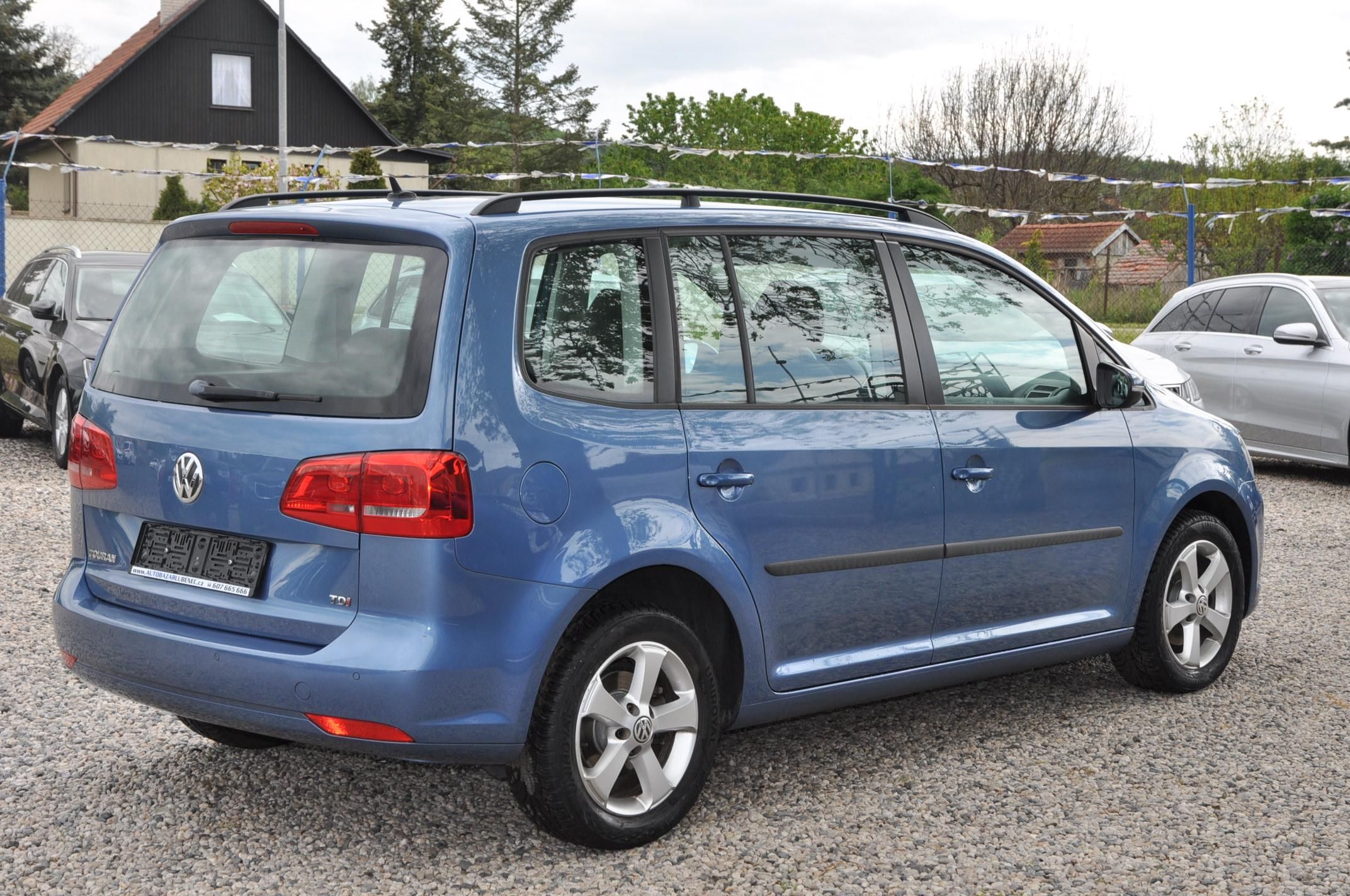 Volkswagen Touran, 1.6TDi 77kW 7.míst - fotka 3