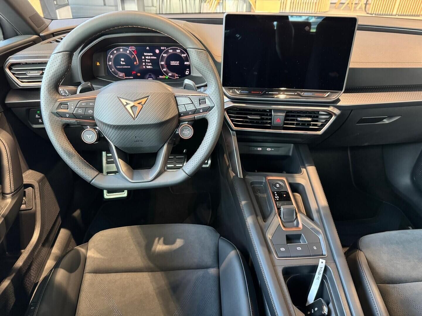 Cupra Leon, SP 2.0 TSI 4WD 150 kW - fotka 6