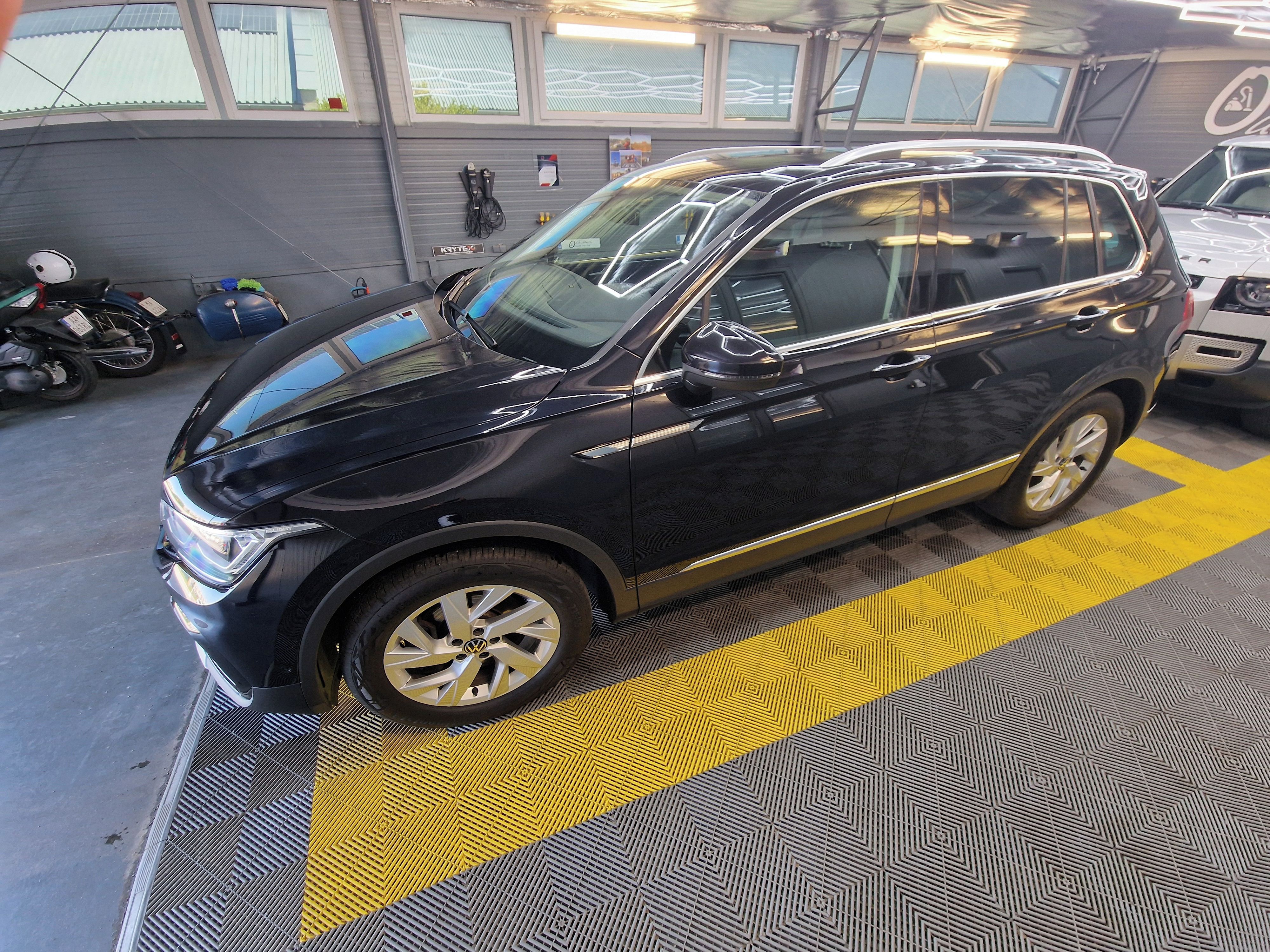 Volkswagen Tiguan, 2liter 147kw 4x4 - fotka 3