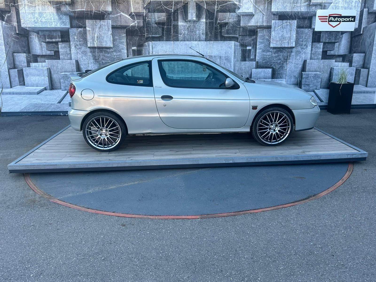 Renault Mégane, 1.6i 16V - 79KW - fotka 6
