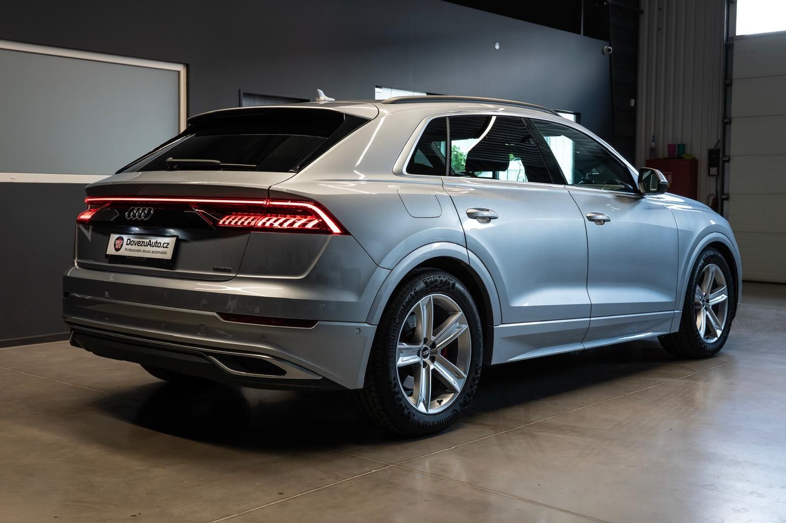 Audi Q8, 55 TFSI e 250 kW, QUATTRO, DPH - fotka 6