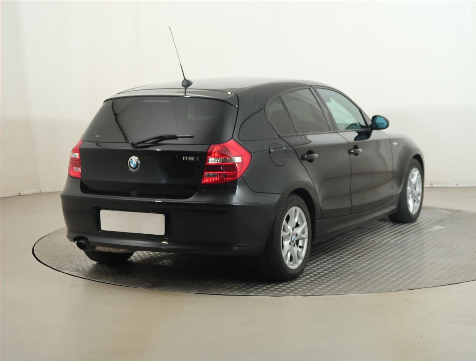 BMW Řada 1, 116i, Serv.kniha, Xenony - fotka 5