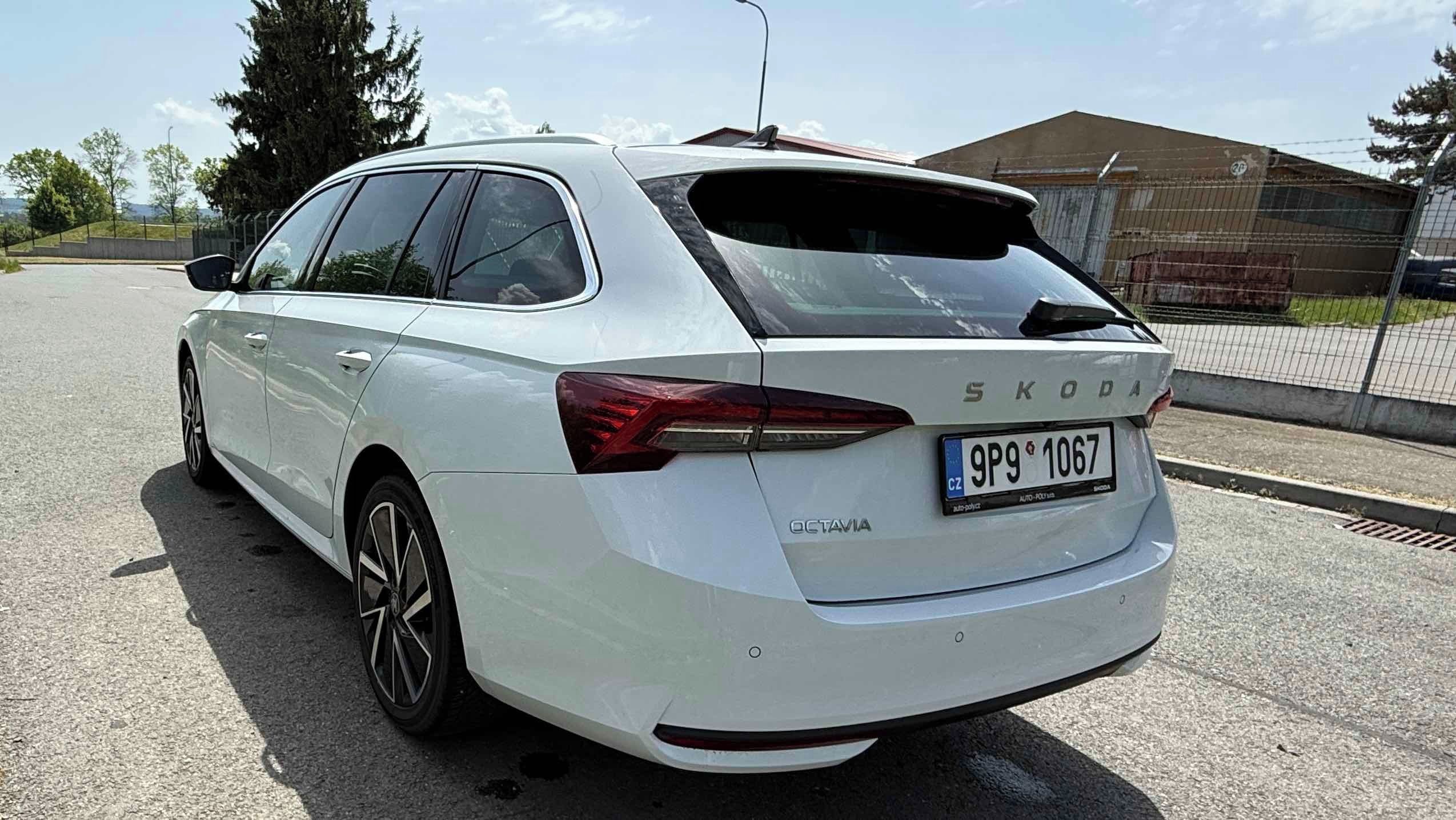 Škoda Octavia, 1.5TSI DSG 130 let Premium - fotka 3