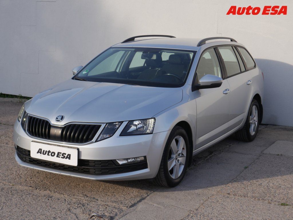 Škoda Octavia, 2.0 TDi - fotka 3