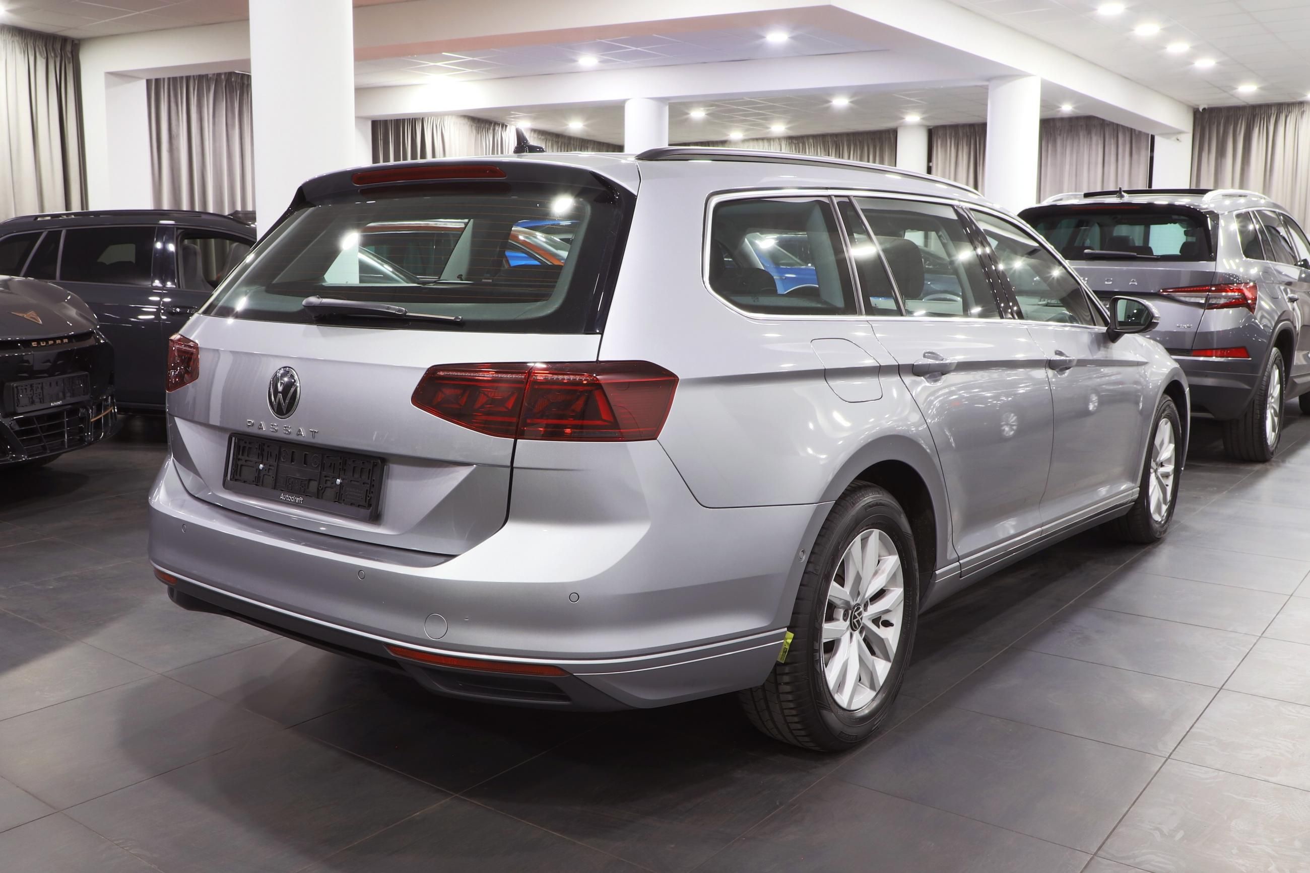 Volkswagen Passat, B8 Variant 2.0 TDI 110kW DSG - fotka 3