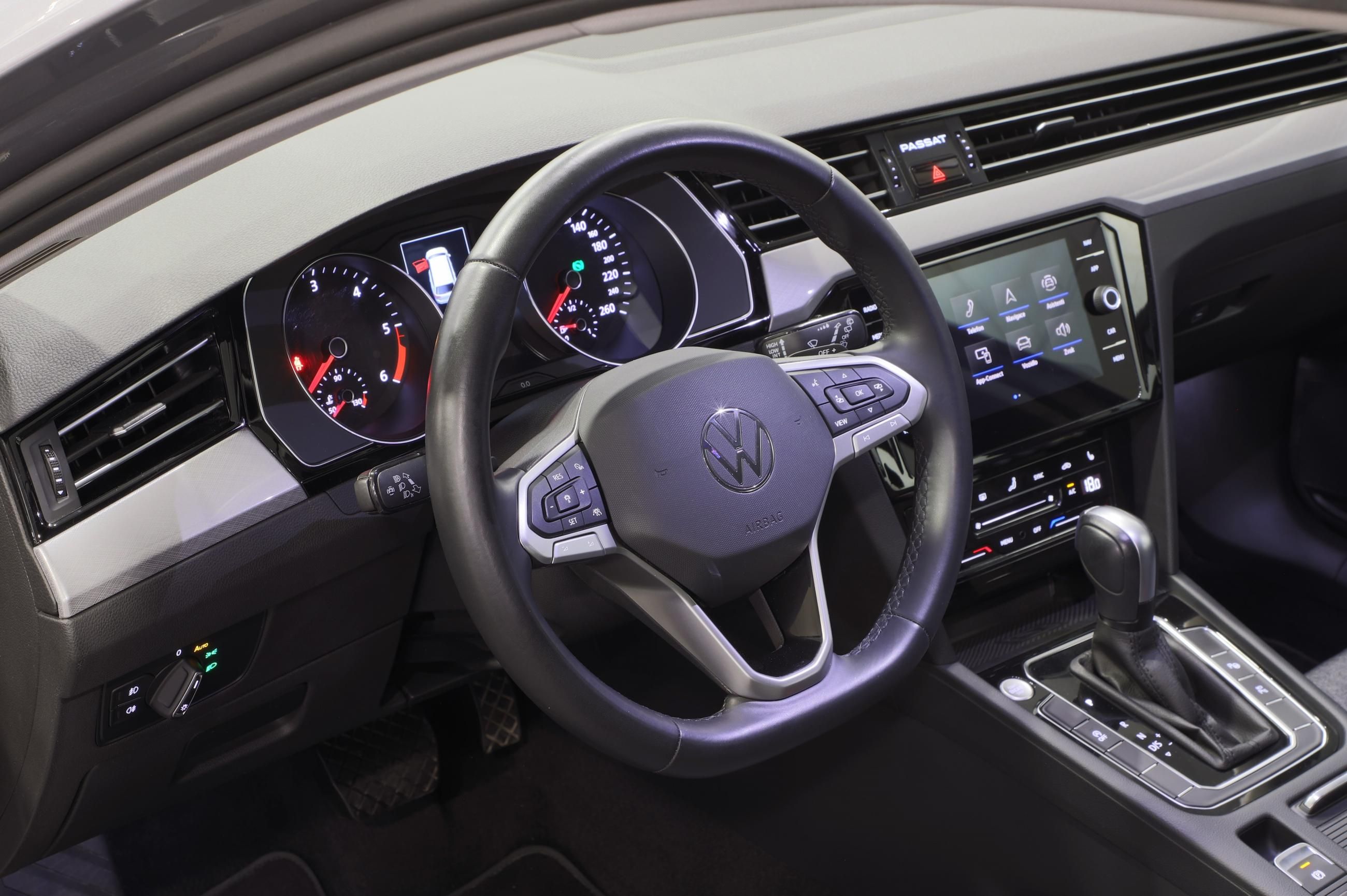 Volkswagen Passat, B8 Variant 2.0 TDI 110kW DSG - fotka 6